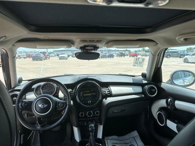 Photo 8 VIN: WMWXU3C55F2B55703 - MINI COOPER 