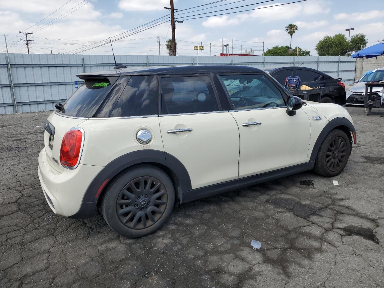 Photo 2 VIN: WMWXU3C55G2B67142 - MINI COOPER 