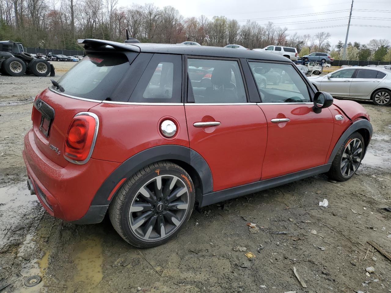 Photo 2 VIN: WMWXU3C56F2B56455 - MINI COOPER 