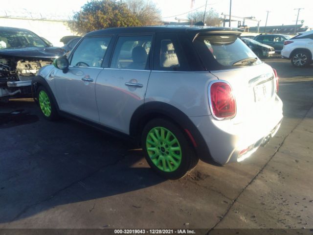 Photo 2 VIN: WMWXU3C56G2B63858 - MINI COOPER HARDTOP 4 DOOR 