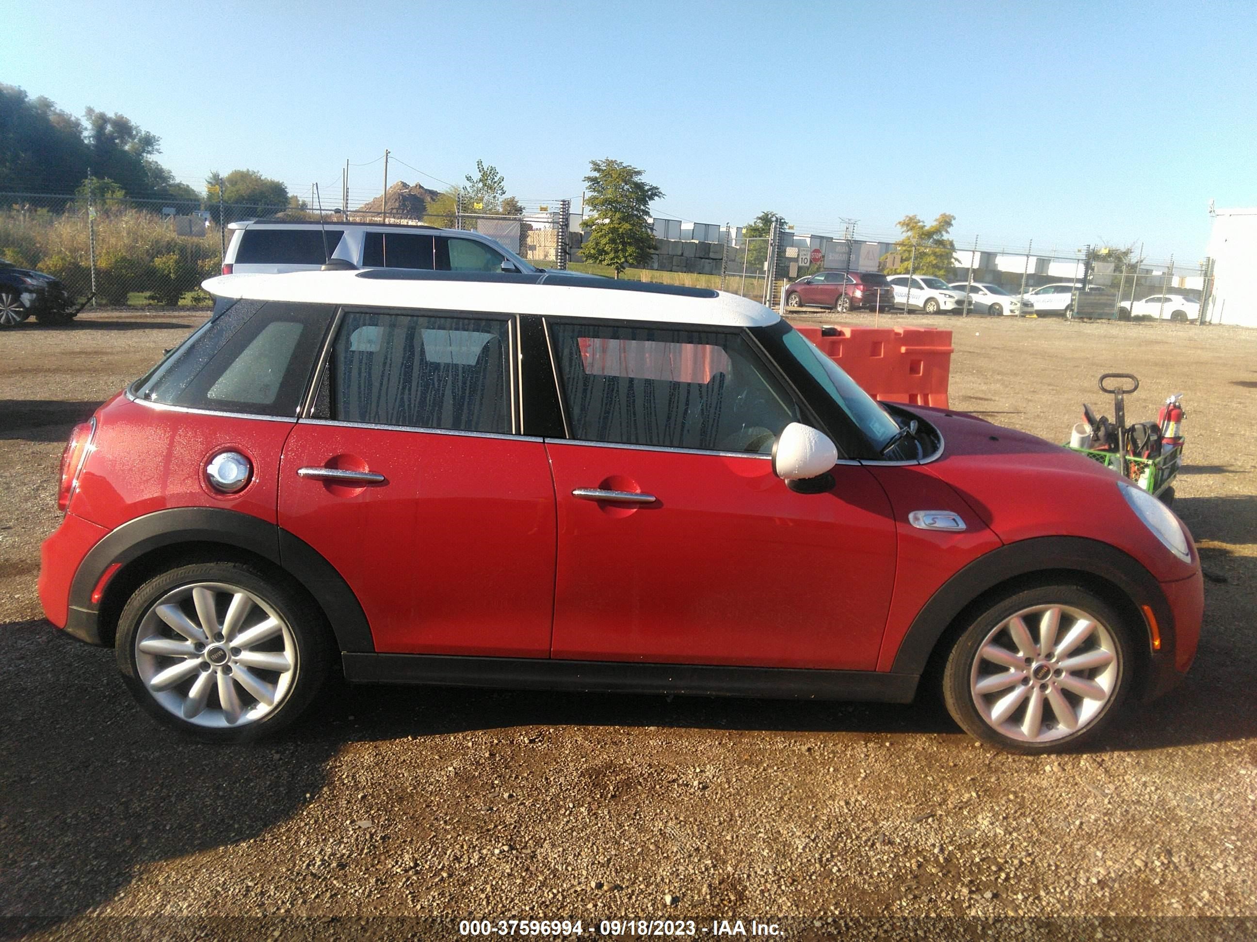 Photo 12 VIN: WMWXU3C57H2B64082 - MINI HARD TOP 