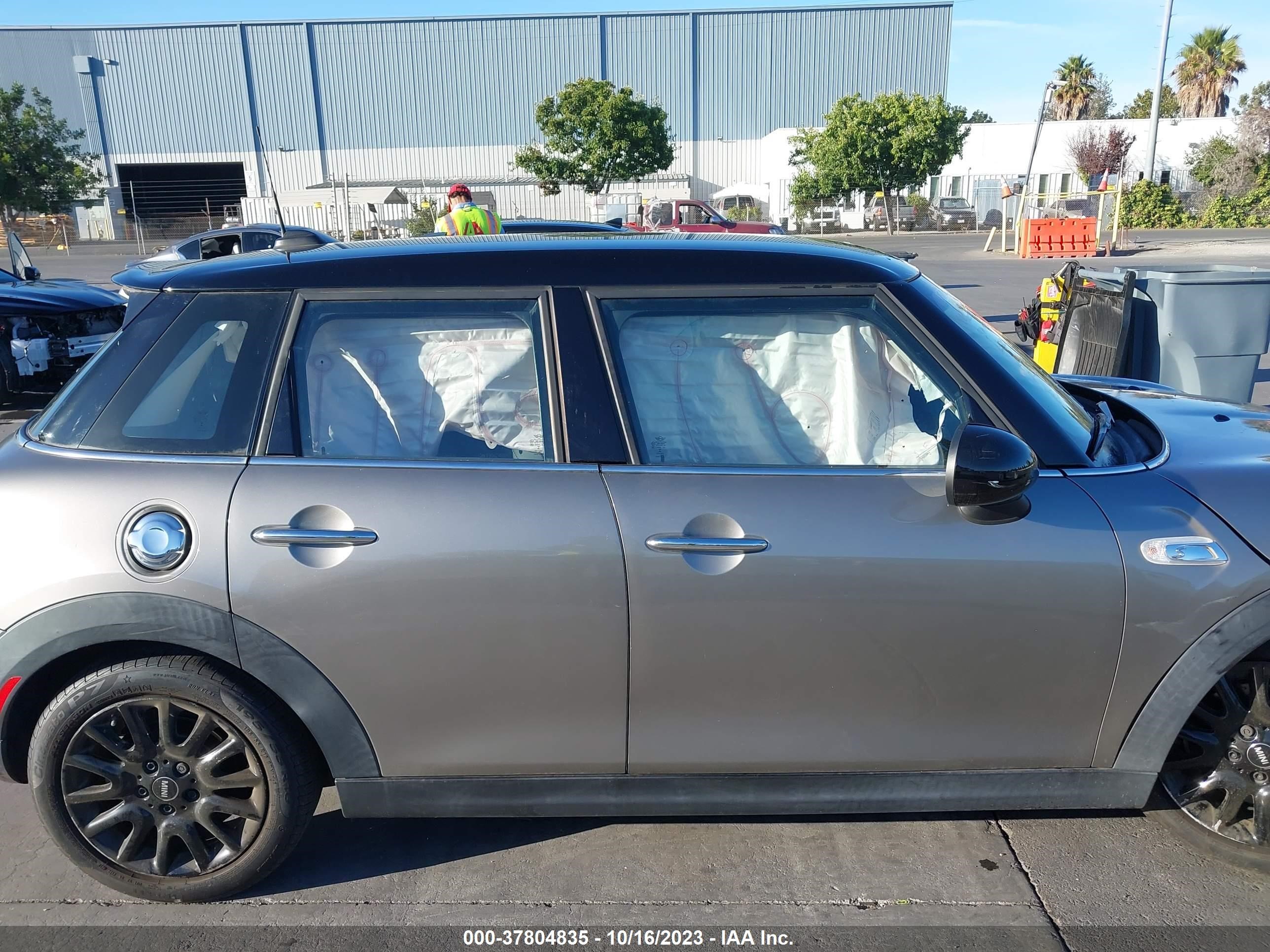 Photo 12 VIN: WMWXU3C59H2D32319 - MINI HARD TOP 