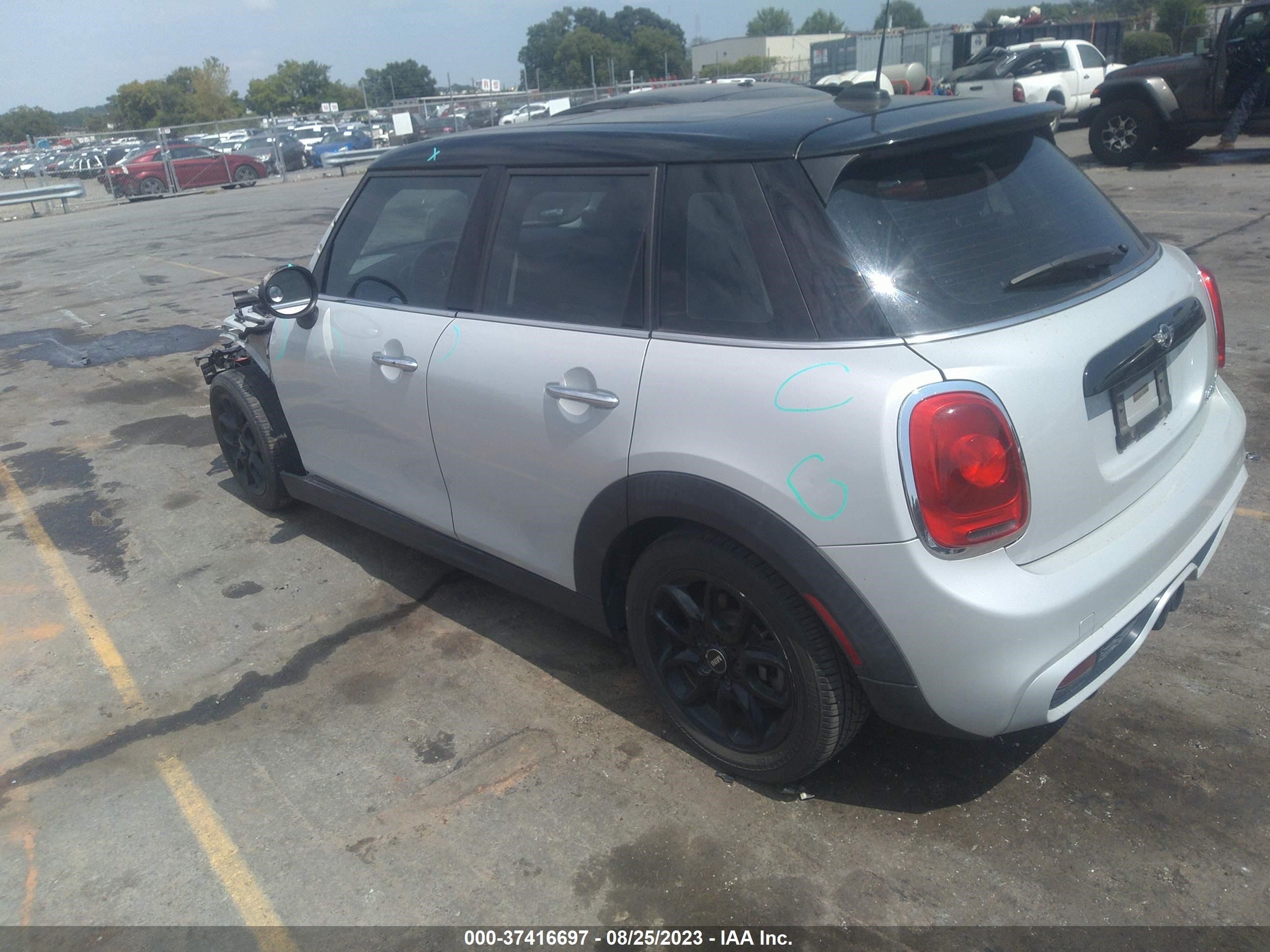 Photo 2 VIN: WMWXU3C5XF2B61772 - MINI HARD TOP 