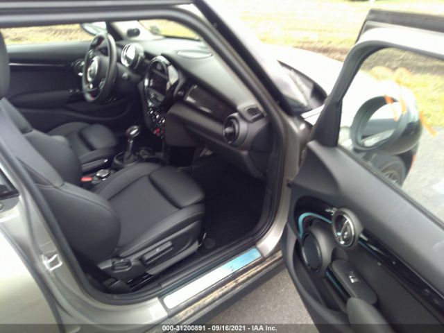 Photo 4 VIN: WMWXU3C5XK2H87431 - MINI HARDTOP 4 DOOR 