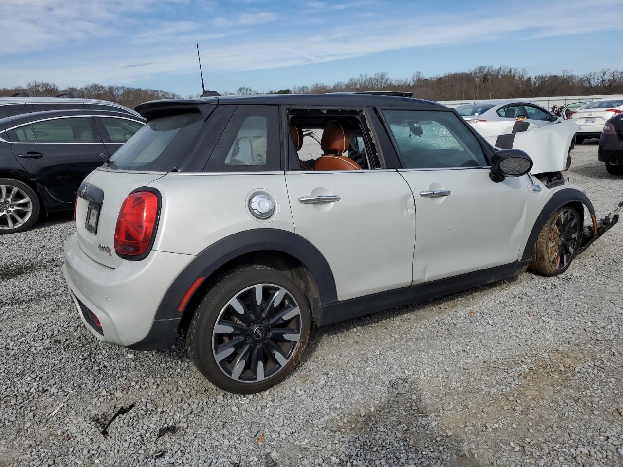 Photo 2 VIN: WMWXU9C04M2P38734 - MINI COOPER 