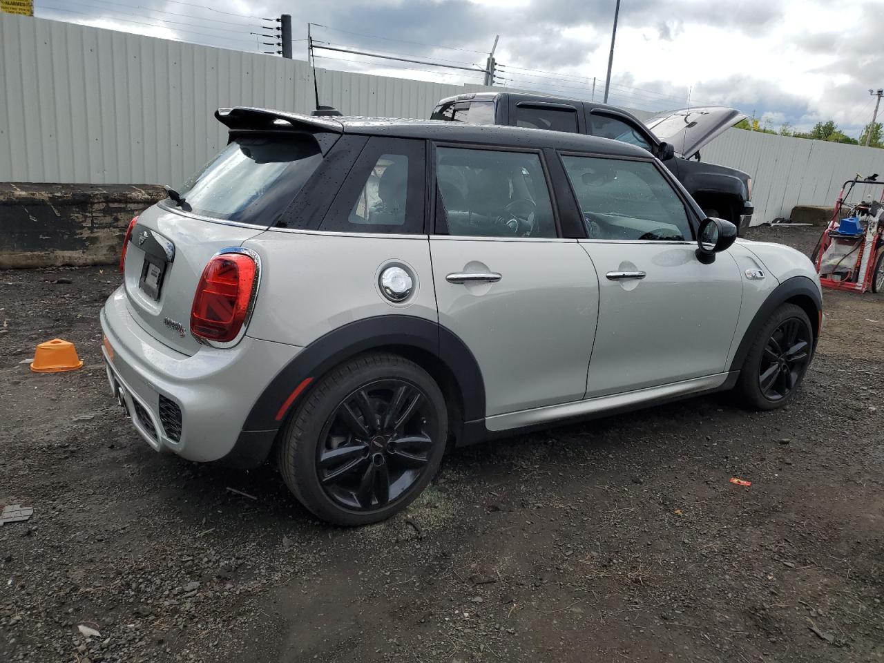 Photo 2 VIN: WMWXU9C0XM2N89181 - MINI COOPER 