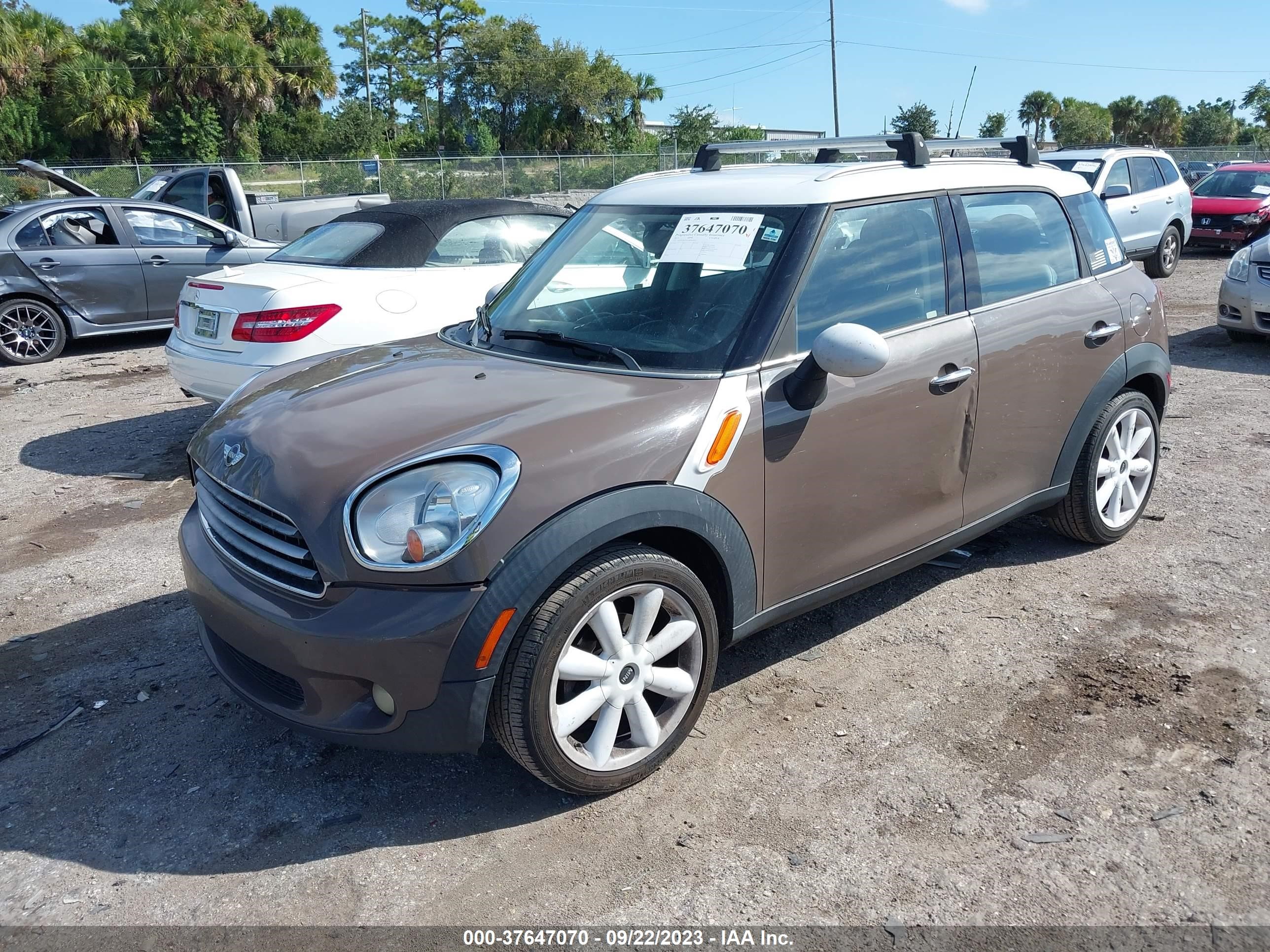 Photo 1 VIN: WMWZB3C53BWM29267 - MINI COUNTRYMAN 