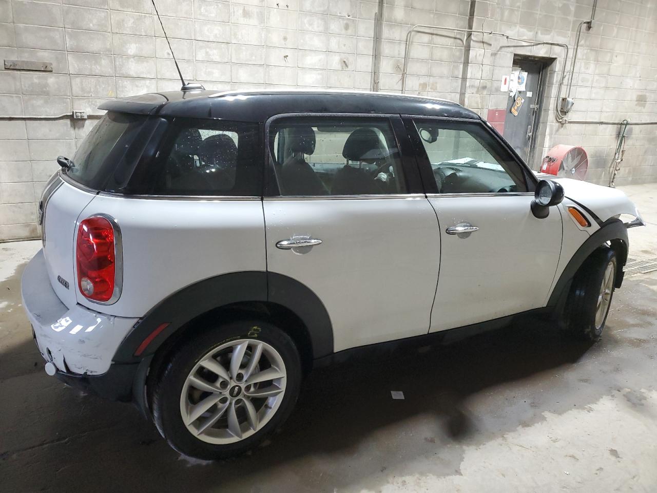 Photo 2 VIN: WMWZB3C54DWM08835 - MINI COOPER 