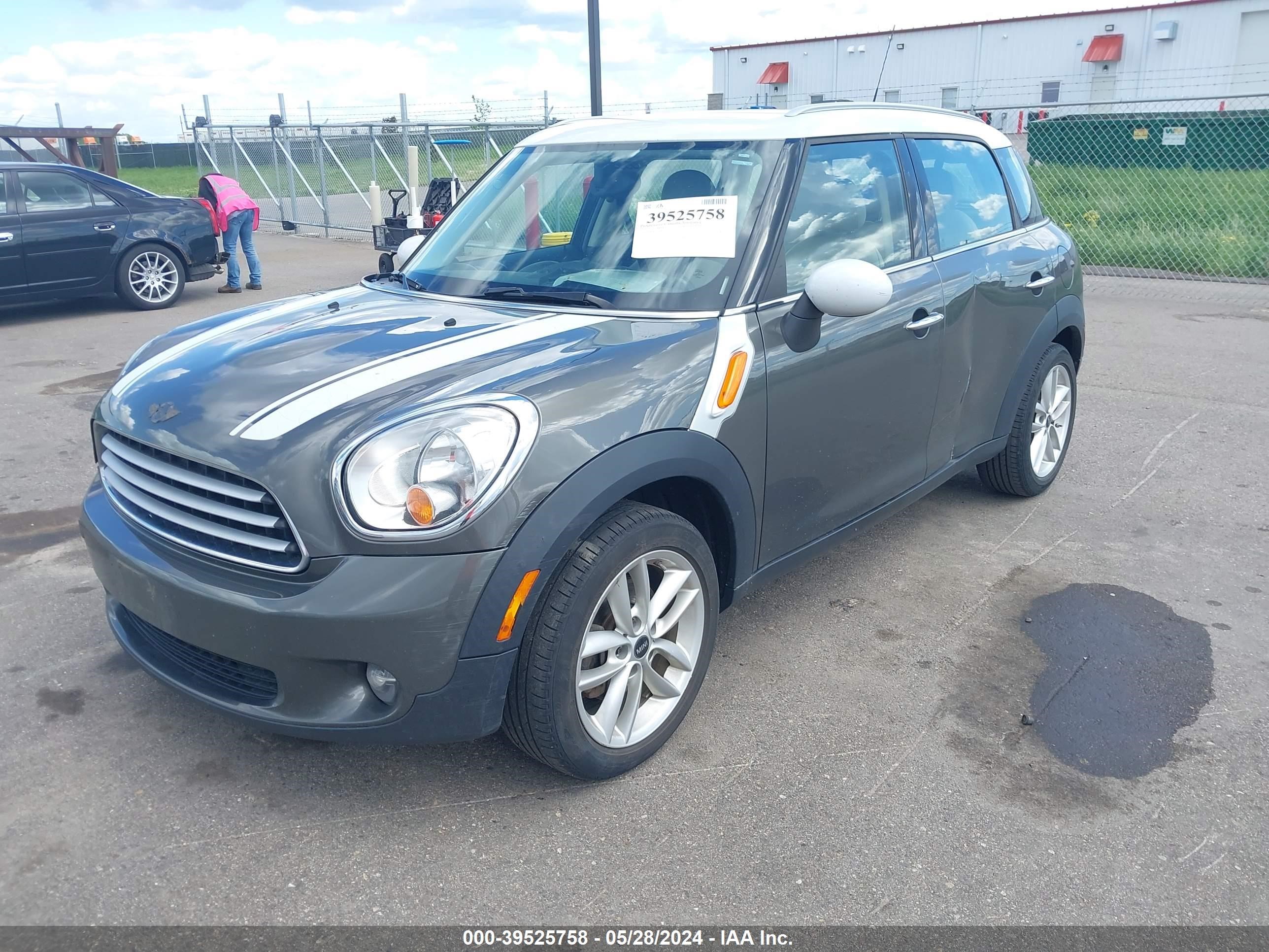 Photo 1 VIN: WMWZB3C54DWR35614 - MINI COUNTRYMAN 