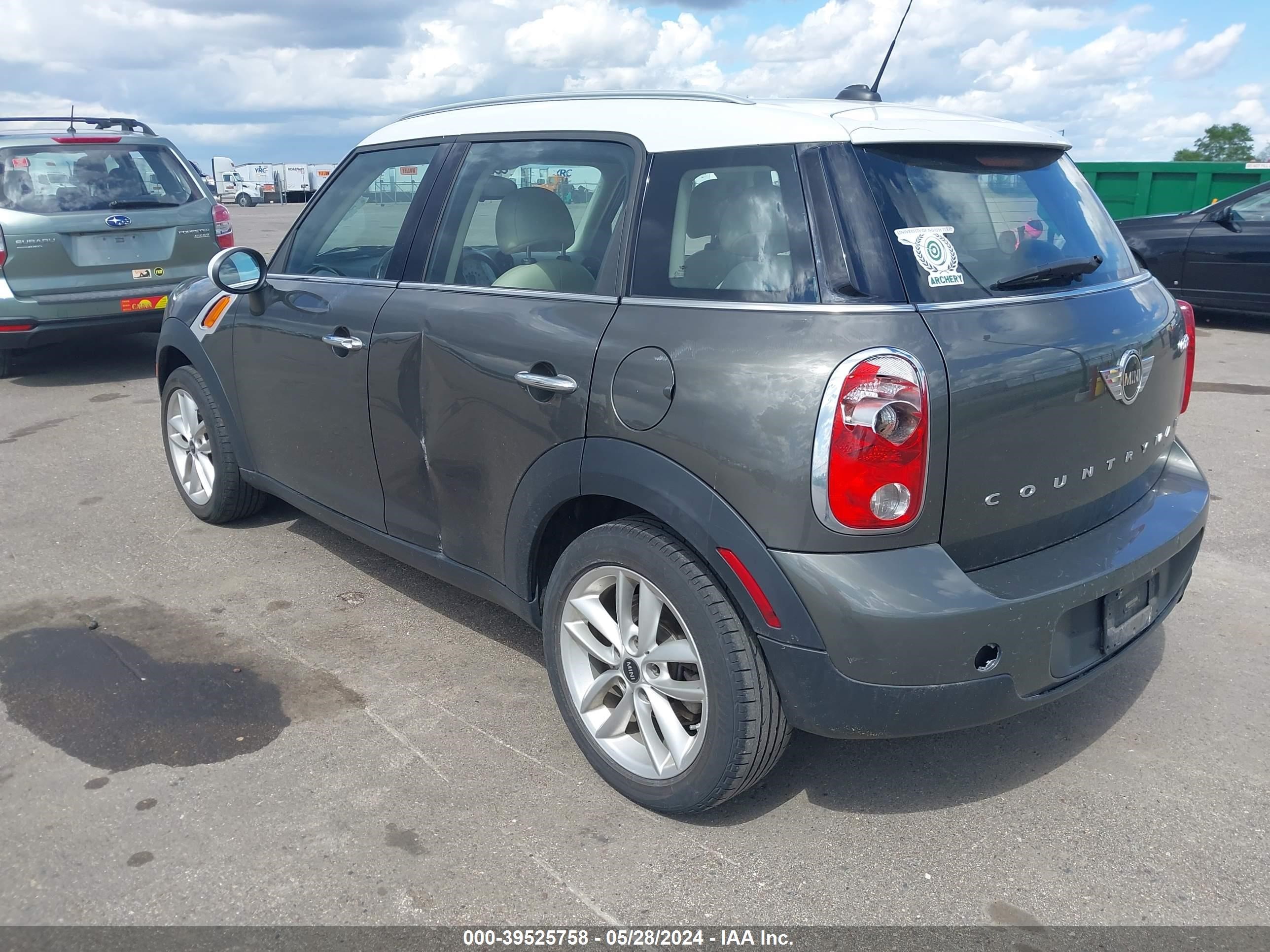 Photo 2 VIN: WMWZB3C54DWR35614 - MINI COUNTRYMAN 