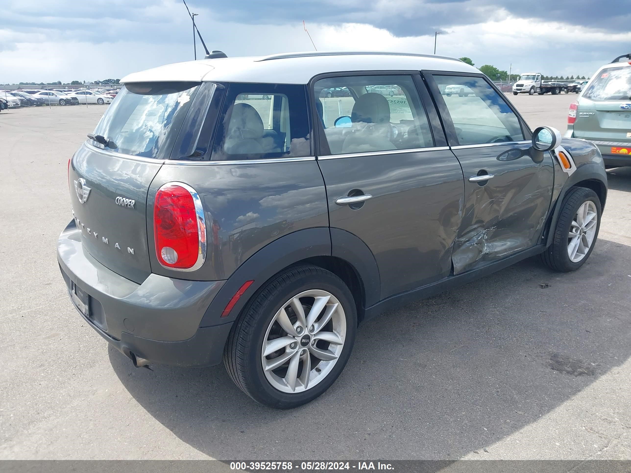 Photo 3 VIN: WMWZB3C54DWR35614 - MINI COUNTRYMAN 