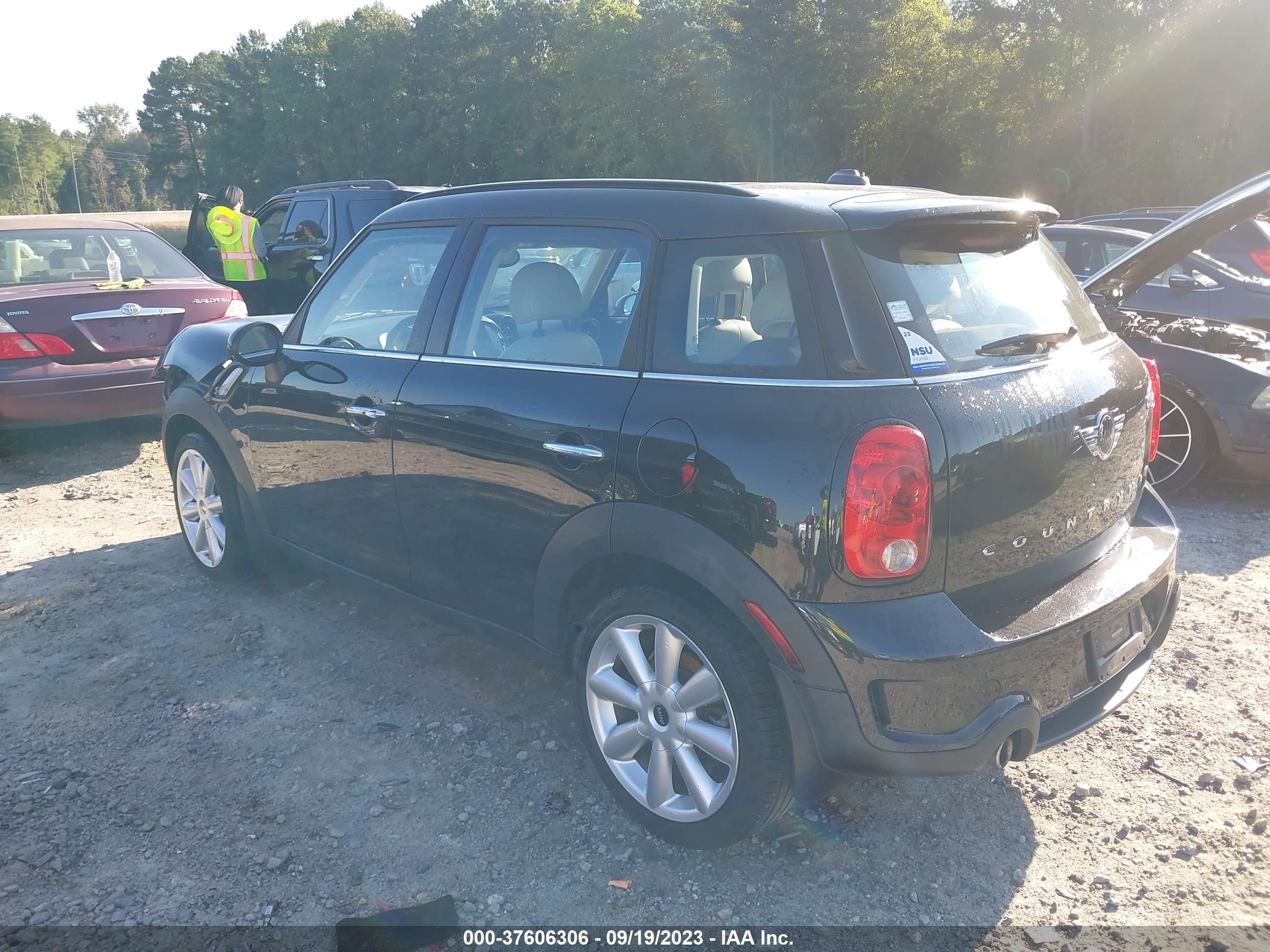 Photo 2 VIN: WMWZC3C52GWT08413 - MINI COUNTRYMAN 