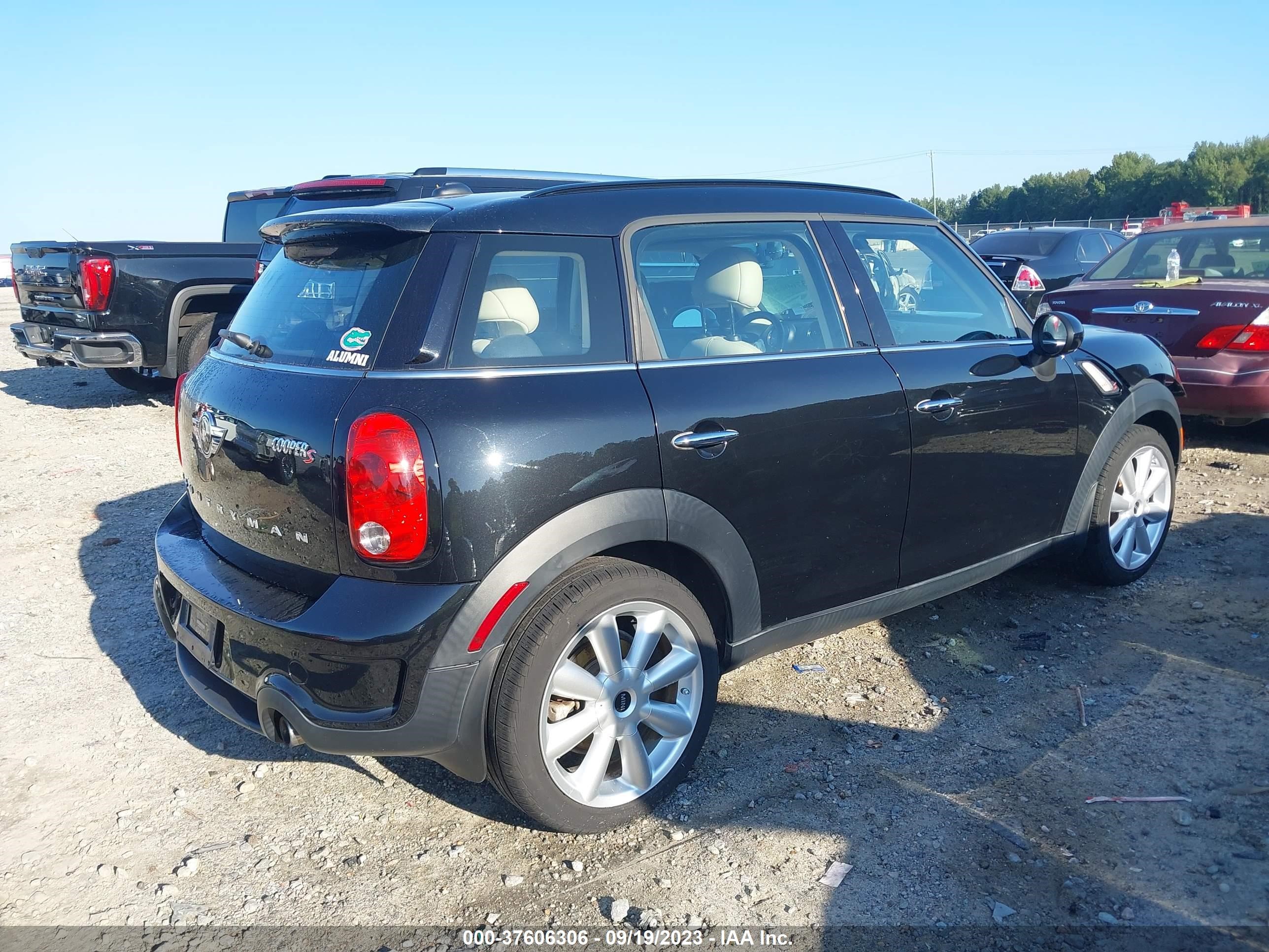 Photo 3 VIN: WMWZC3C52GWT08413 - MINI COUNTRYMAN 