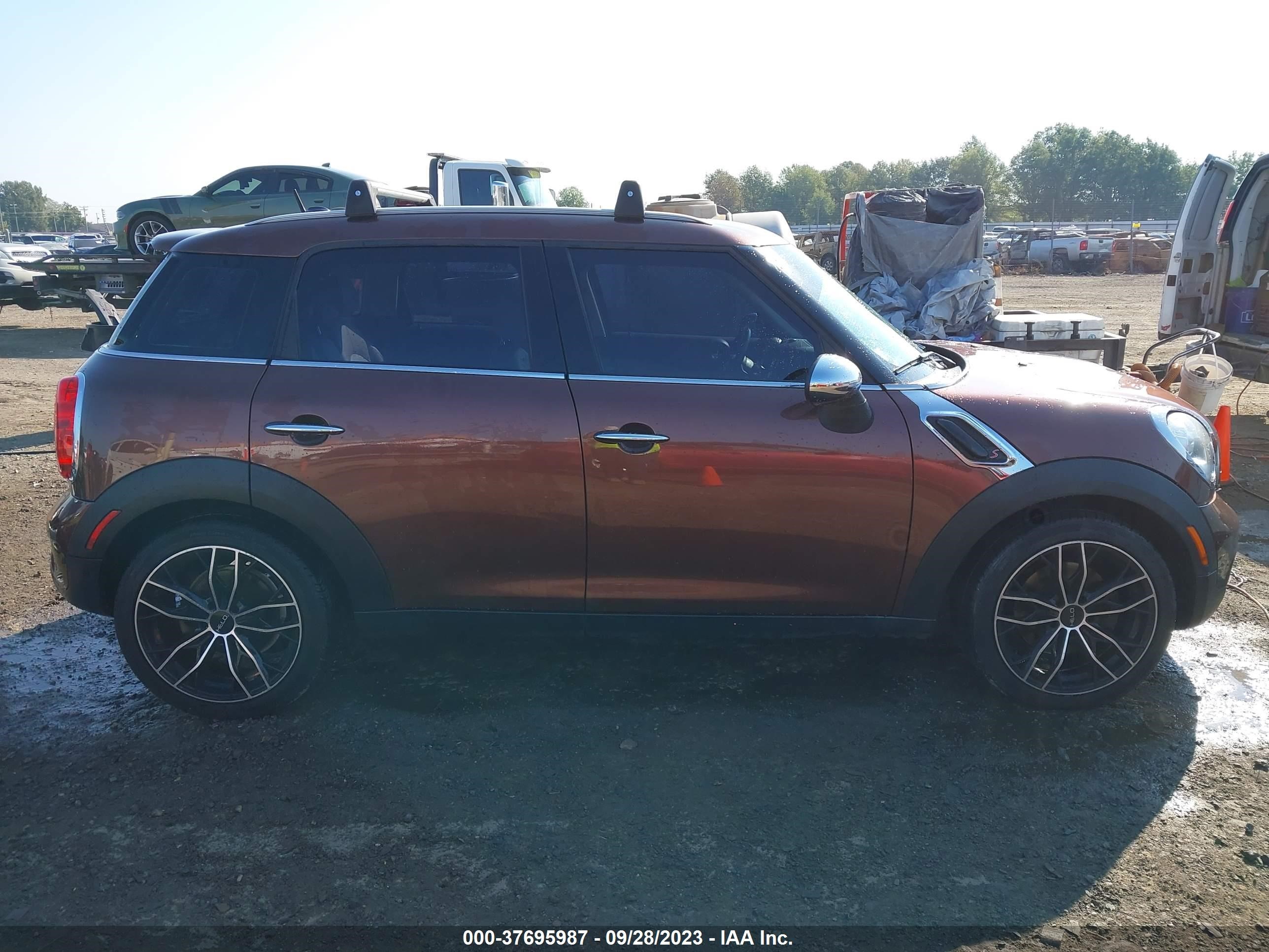 Photo 12 VIN: WMWZC3C53EWP29375 - MINI COUNTRYMAN 