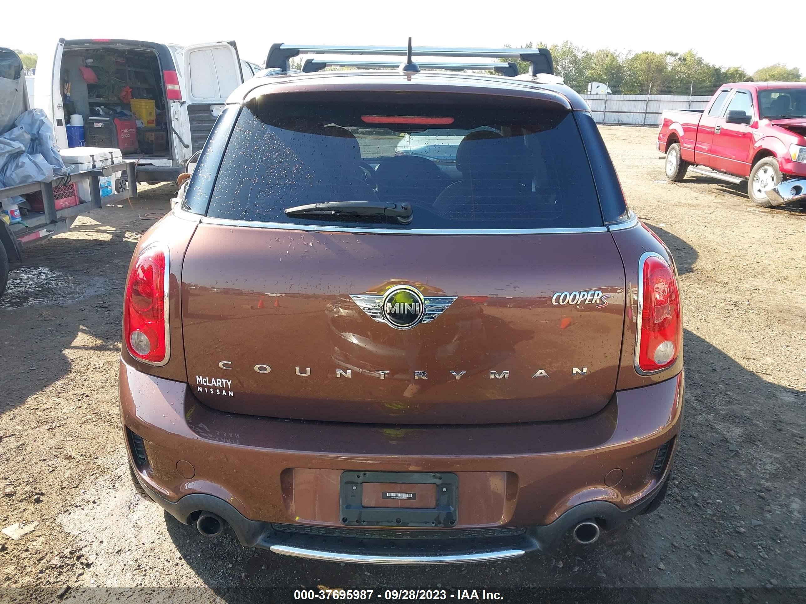 Photo 15 VIN: WMWZC3C53EWP29375 - MINI COUNTRYMAN 