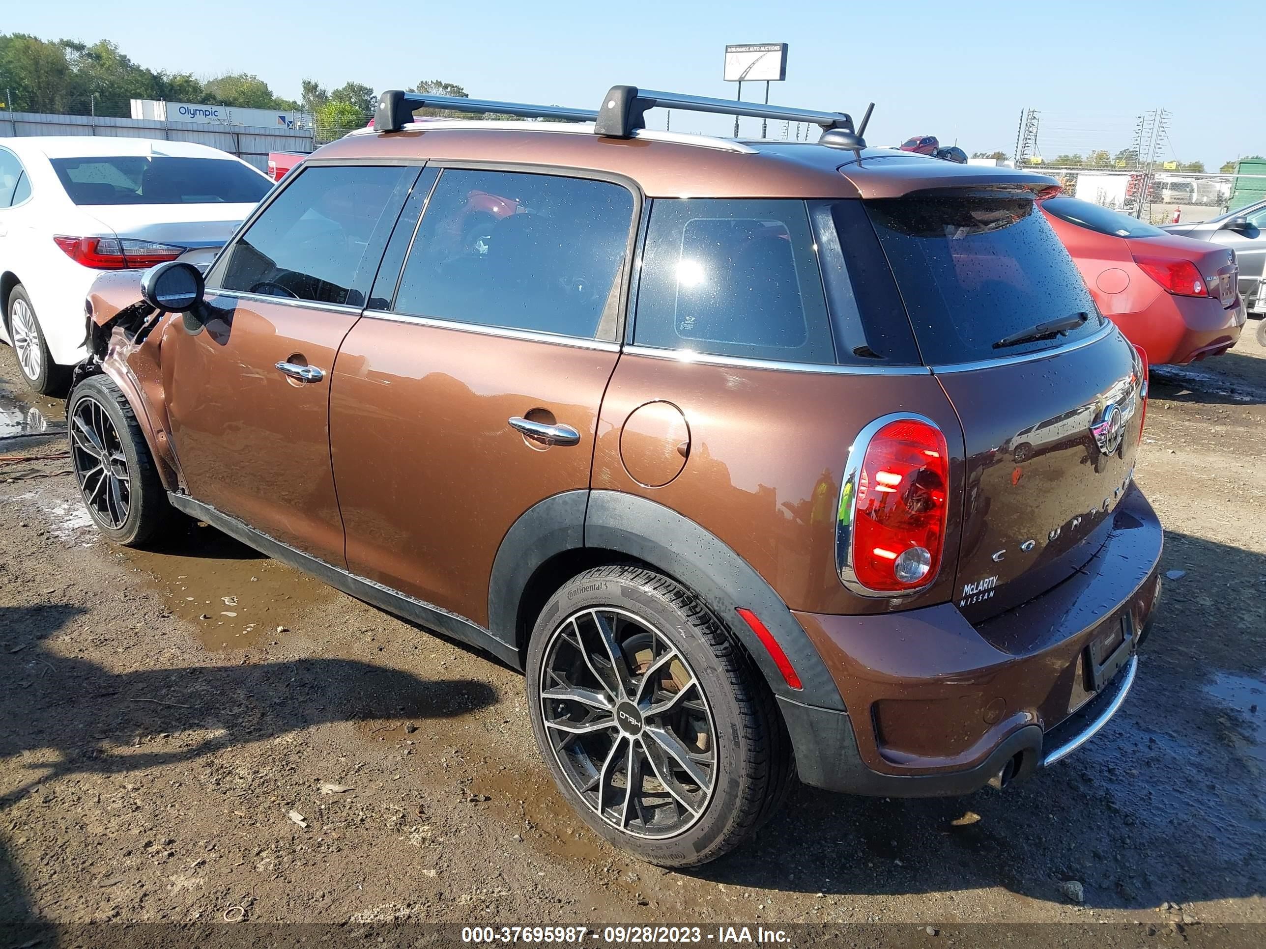 Photo 2 VIN: WMWZC3C53EWP29375 - MINI COUNTRYMAN 