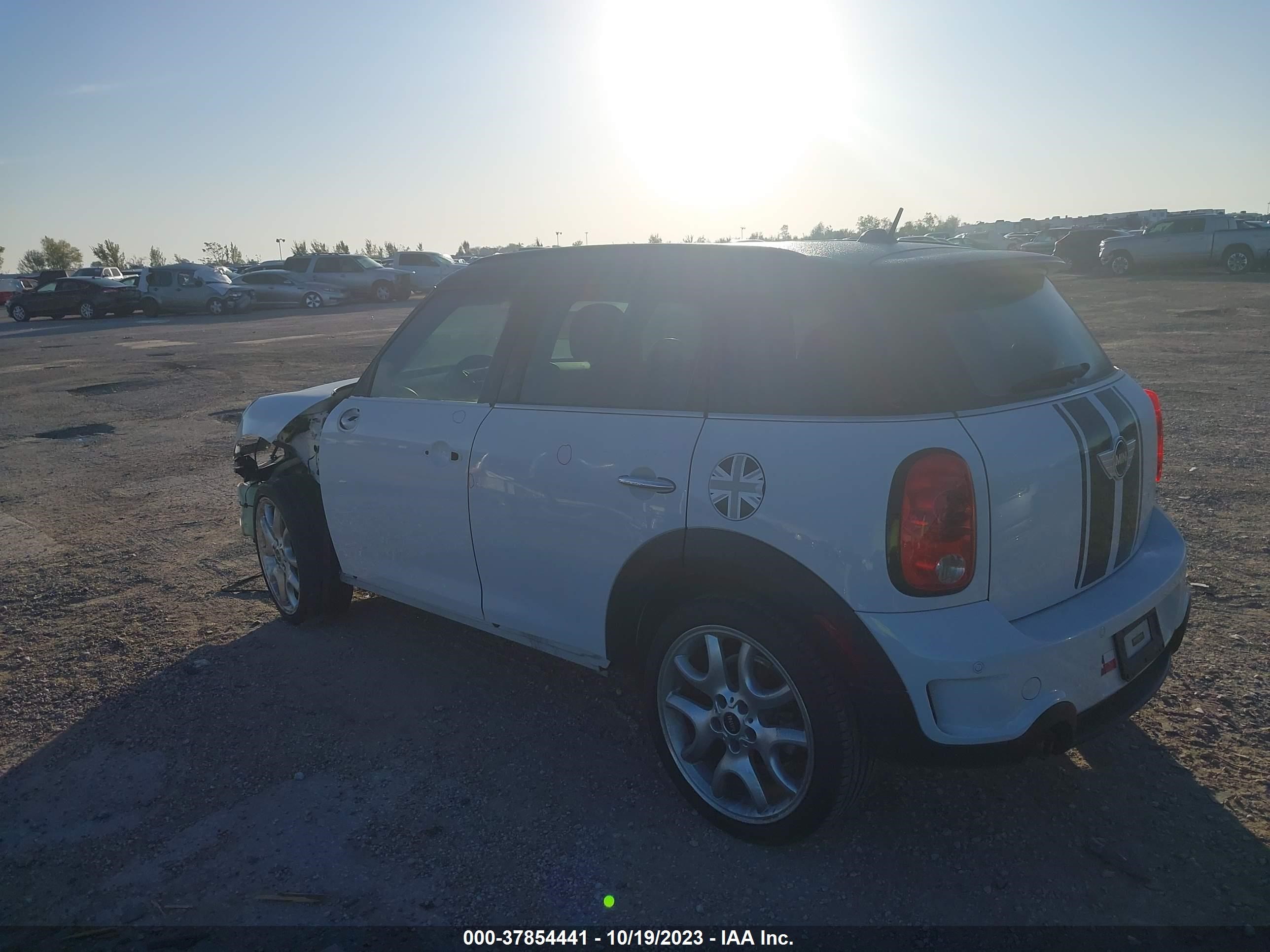 Photo 2 VIN: WMWZC3C53FWT06653 - MINI COUNTRYMAN 