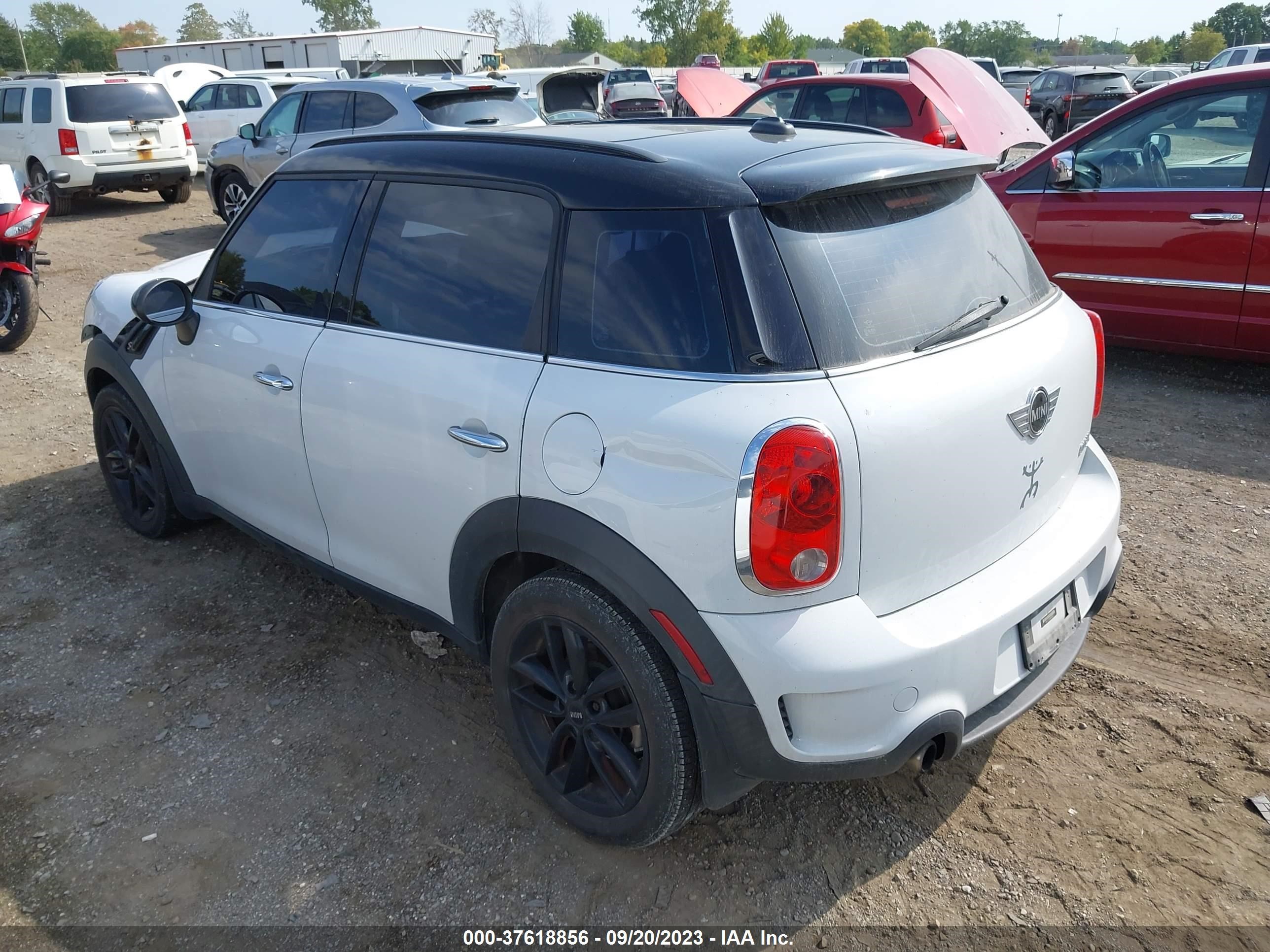 Photo 2 VIN: WMWZC3C54DWM28497 - MINI COUNTRYMAN 