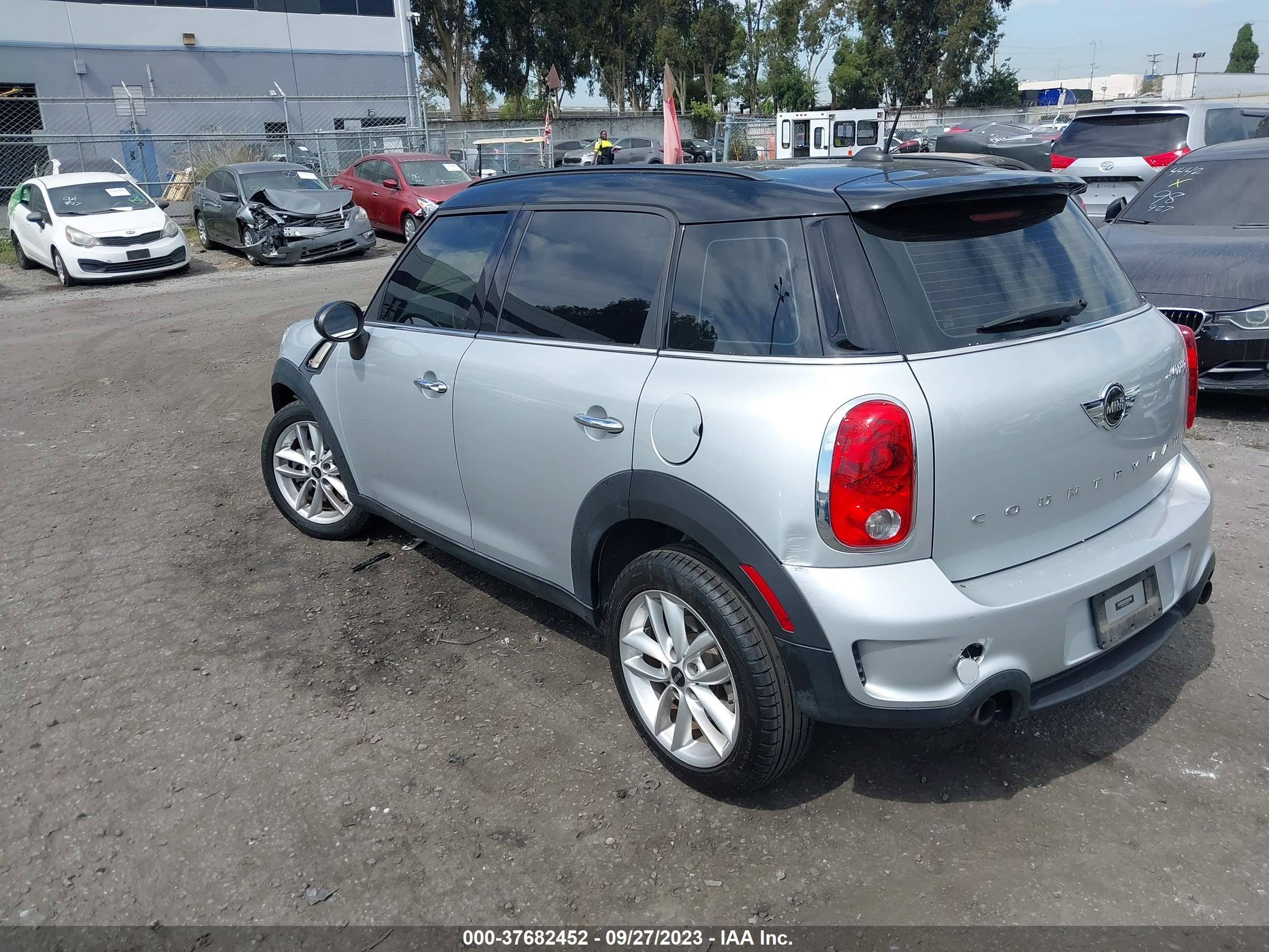 Photo 2 VIN: WMWZC3C55EWT00612 - MINI COUNTRYMAN 