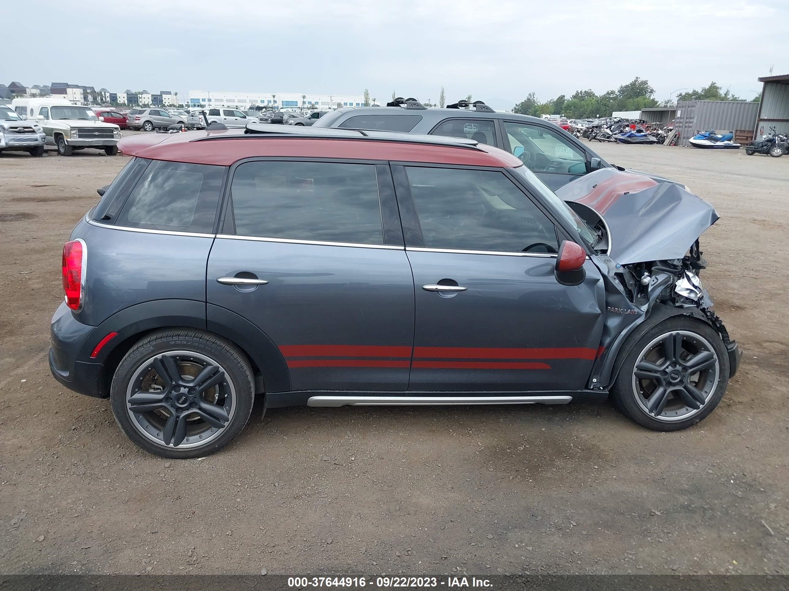 Photo 13 VIN: WMWZC3C5XGWT07378 - MINI COUNTRYMAN 