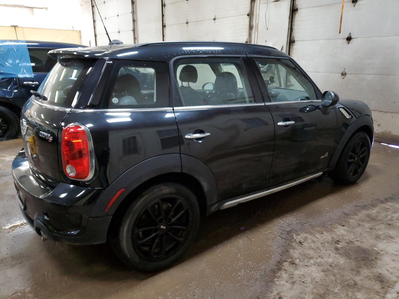 Photo 2 VIN: WMWZC5C50FWP42937 - MINI COOPER 