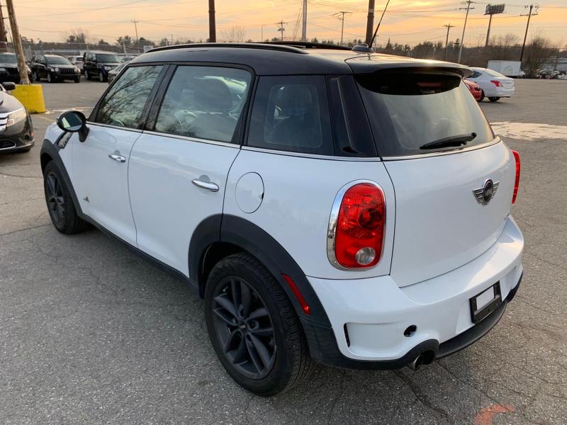 Photo 2 VIN: WMWZC5C52BWM10802 - MINI COOPER S C 