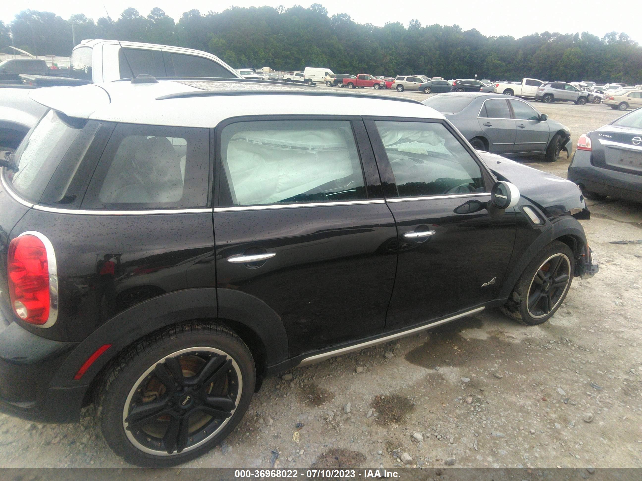 Photo 13 VIN: WMWZC5C52GWU00987 - MINI COUNTRYMAN 