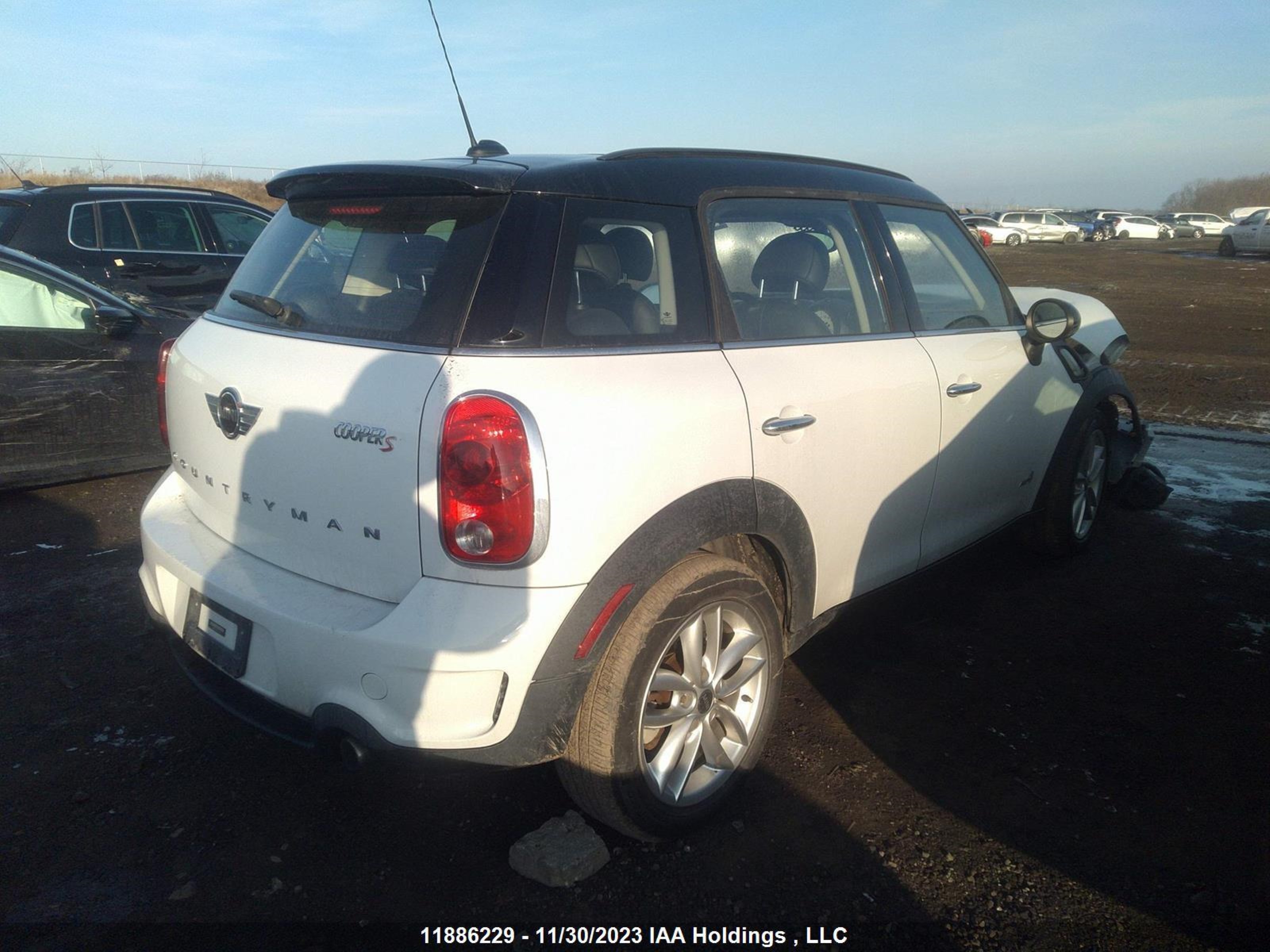 Photo 3 VIN: WMWZC5C53EWP35429 - MINI COUNTRYMAN 