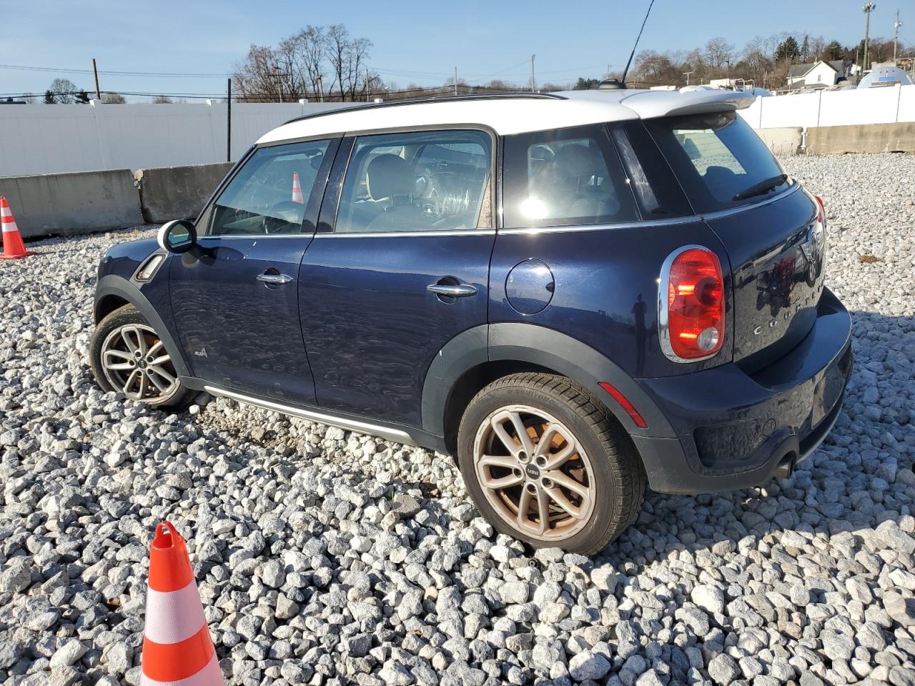 Photo 1 VIN: WMWZC5C53GWU01811 - MINI COOPER 