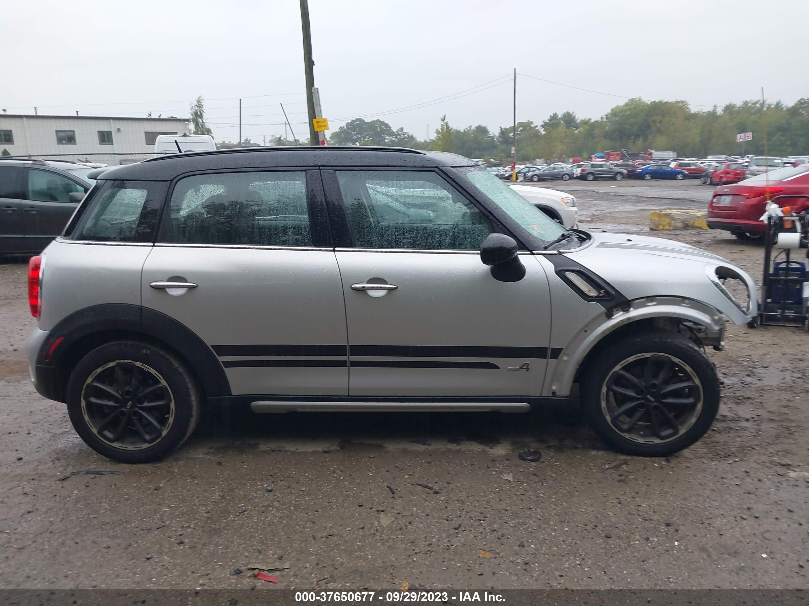 Photo 13 VIN: WMWZC5C53GWU20519 - MINI COUNTRYMAN 