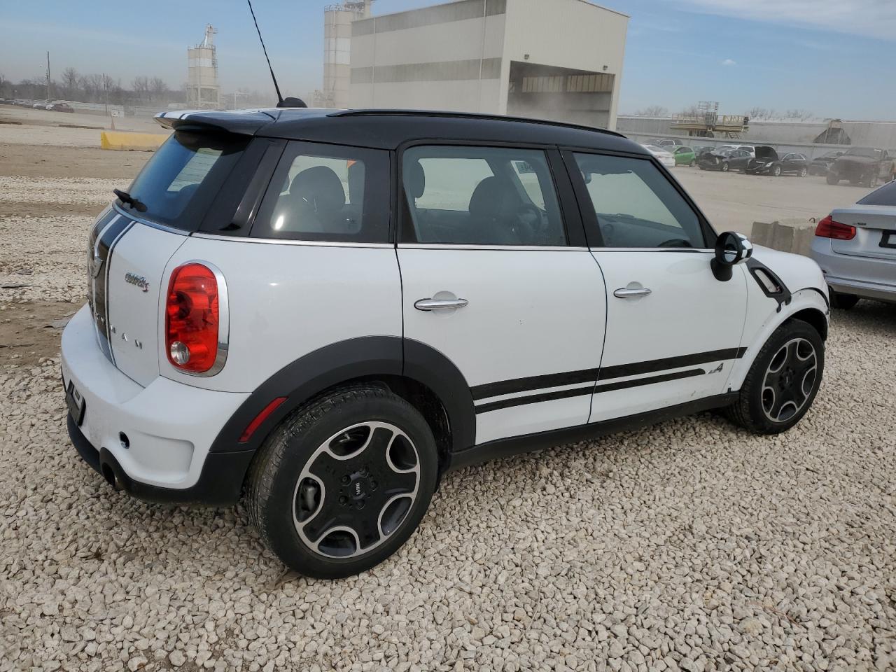 Photo 2 VIN: WMWZC5C54EWM17674 - MINI COOPER 