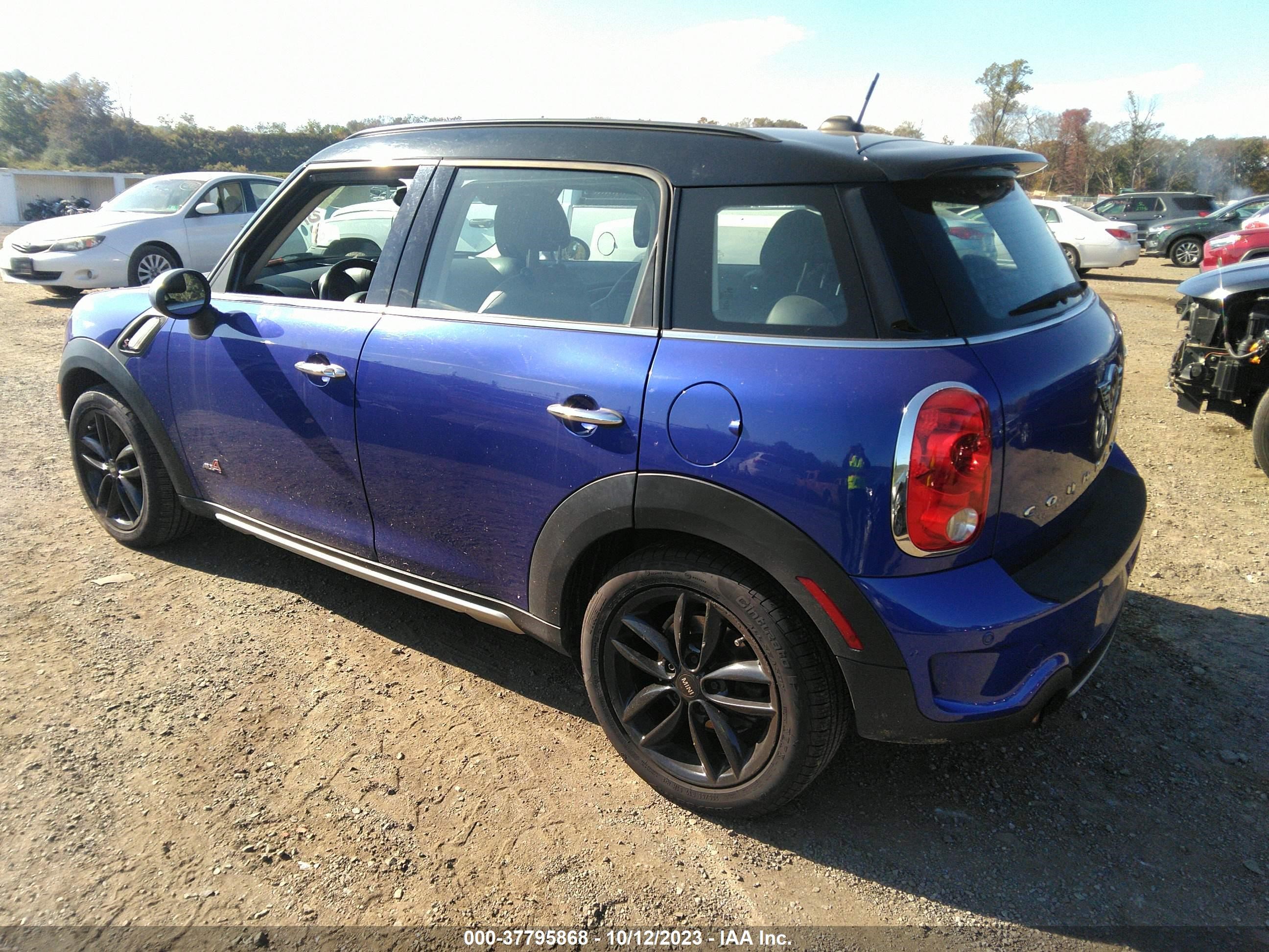 Photo 2 VIN: WMWZC5C54GWU04071 - MINI COUNTRYMAN 