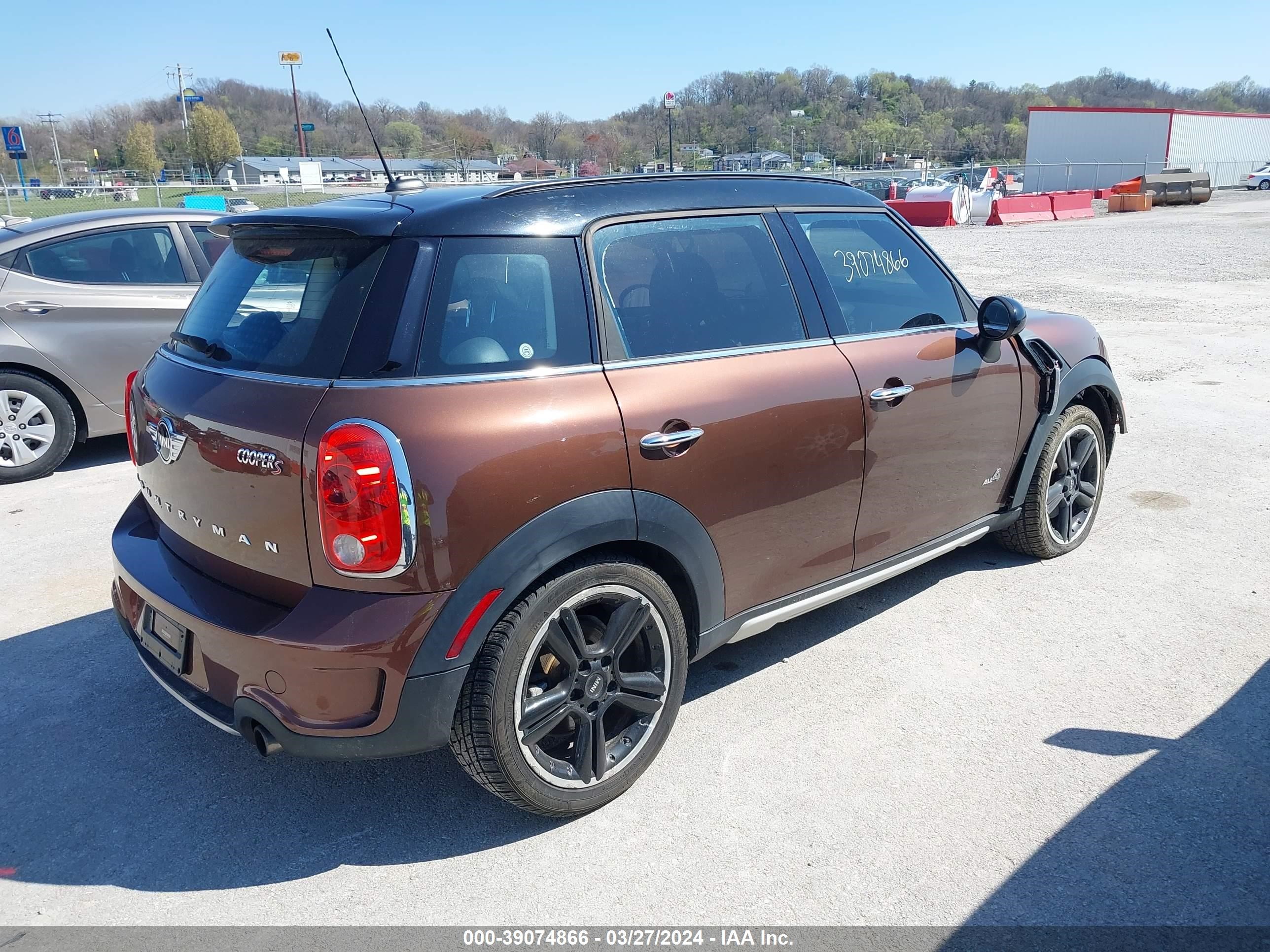 Photo 3 VIN: WMWZC5C56FWP44790 - MINI COUNTRYMAN 