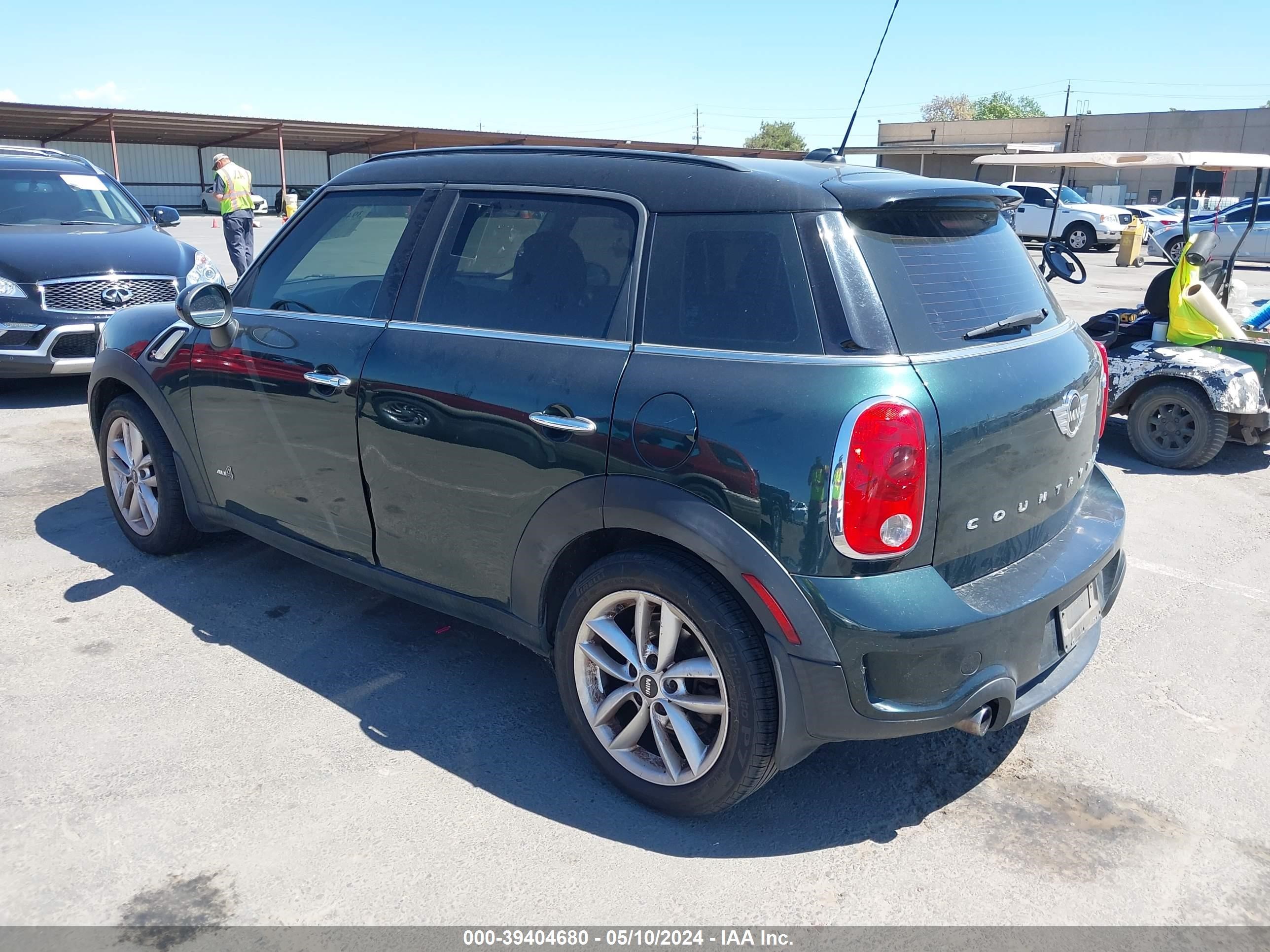 Photo 2 VIN: WMWZC5C57EWM18592 - MINI COUNTRYMAN 