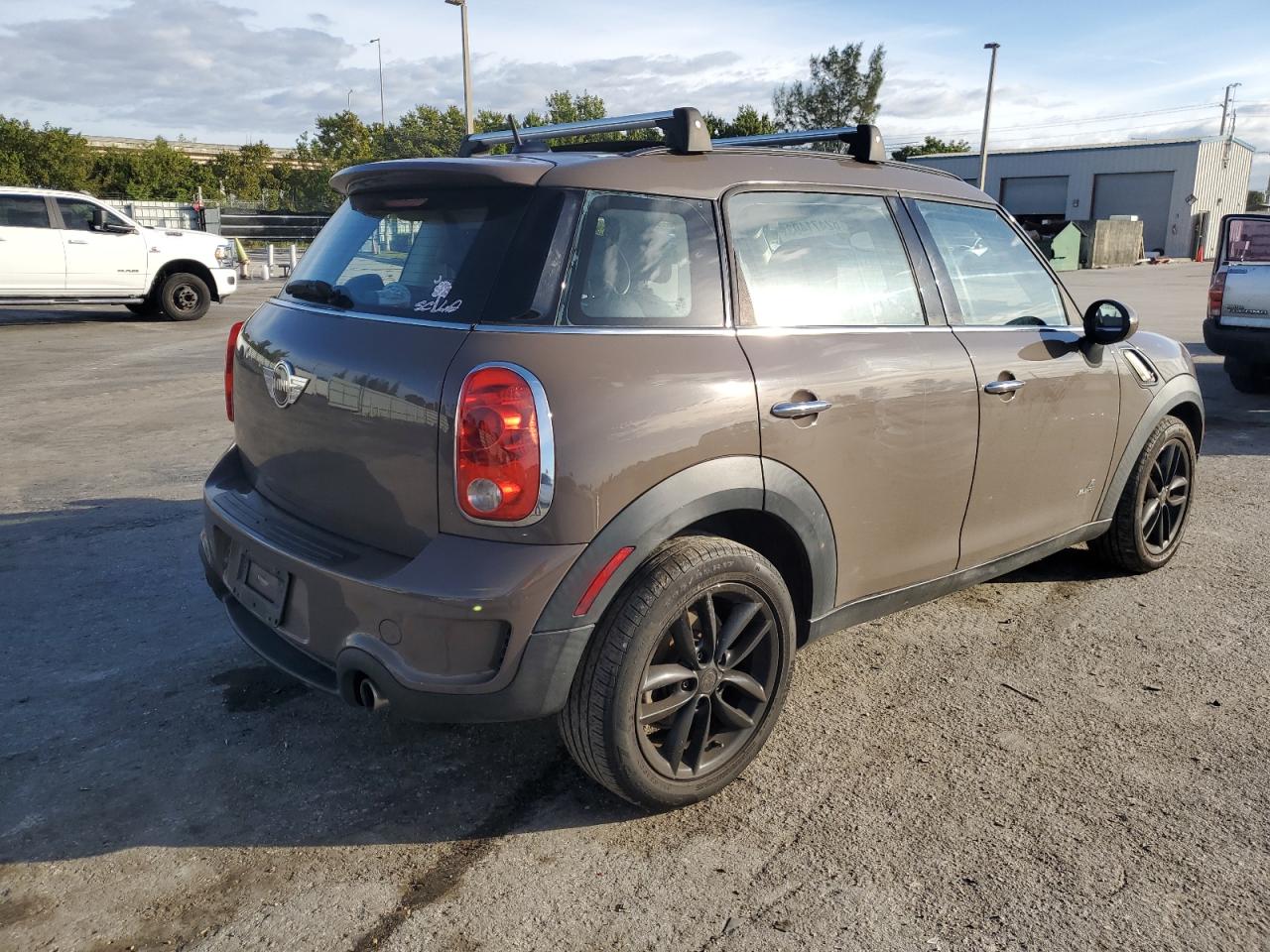 Photo 2 VIN: WMWZC5C59EWP39047 - MINI COOPER 