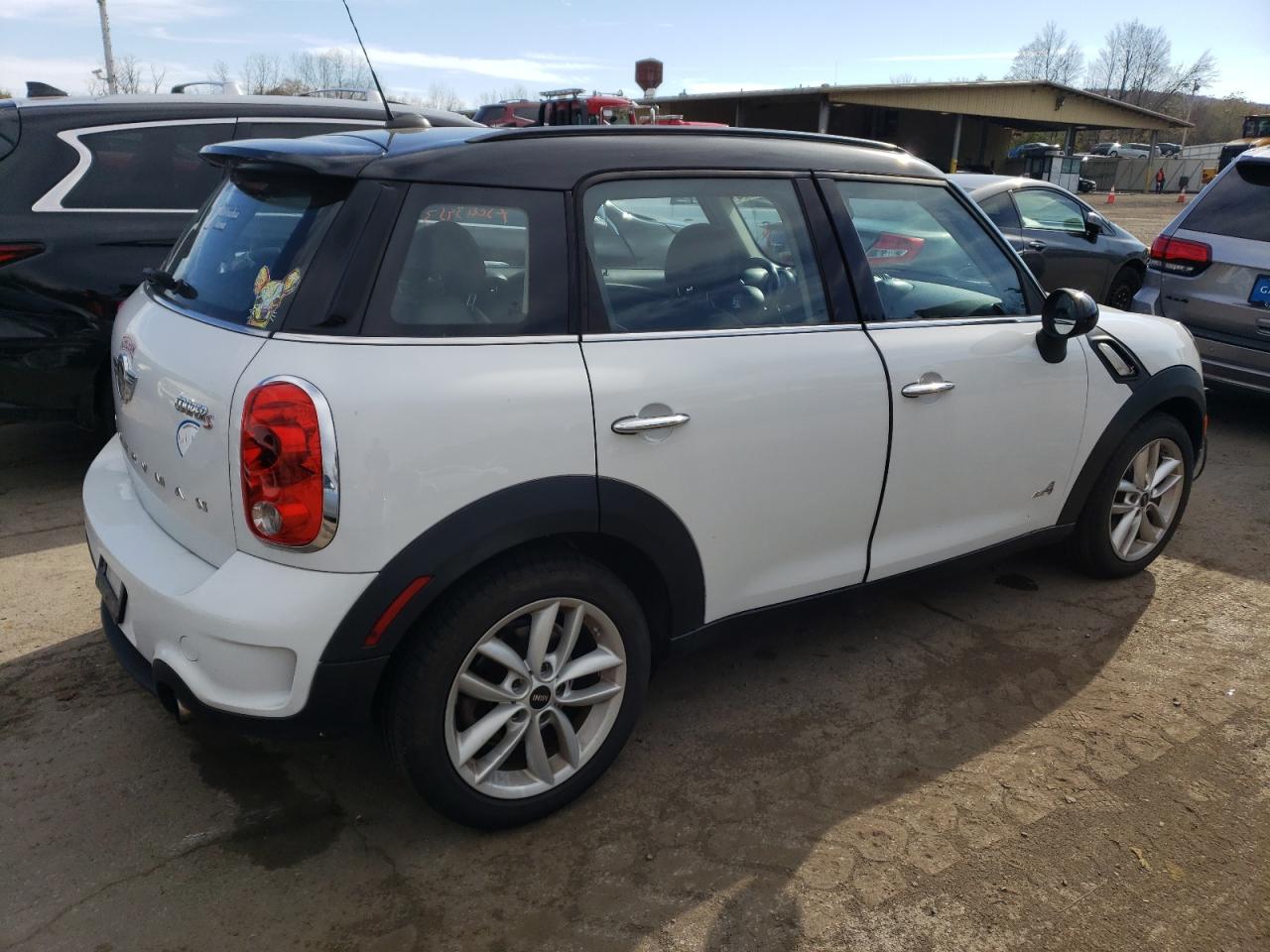 Photo 2 VIN: WMWZC5C5XEWP39459 - MINI COOPER 