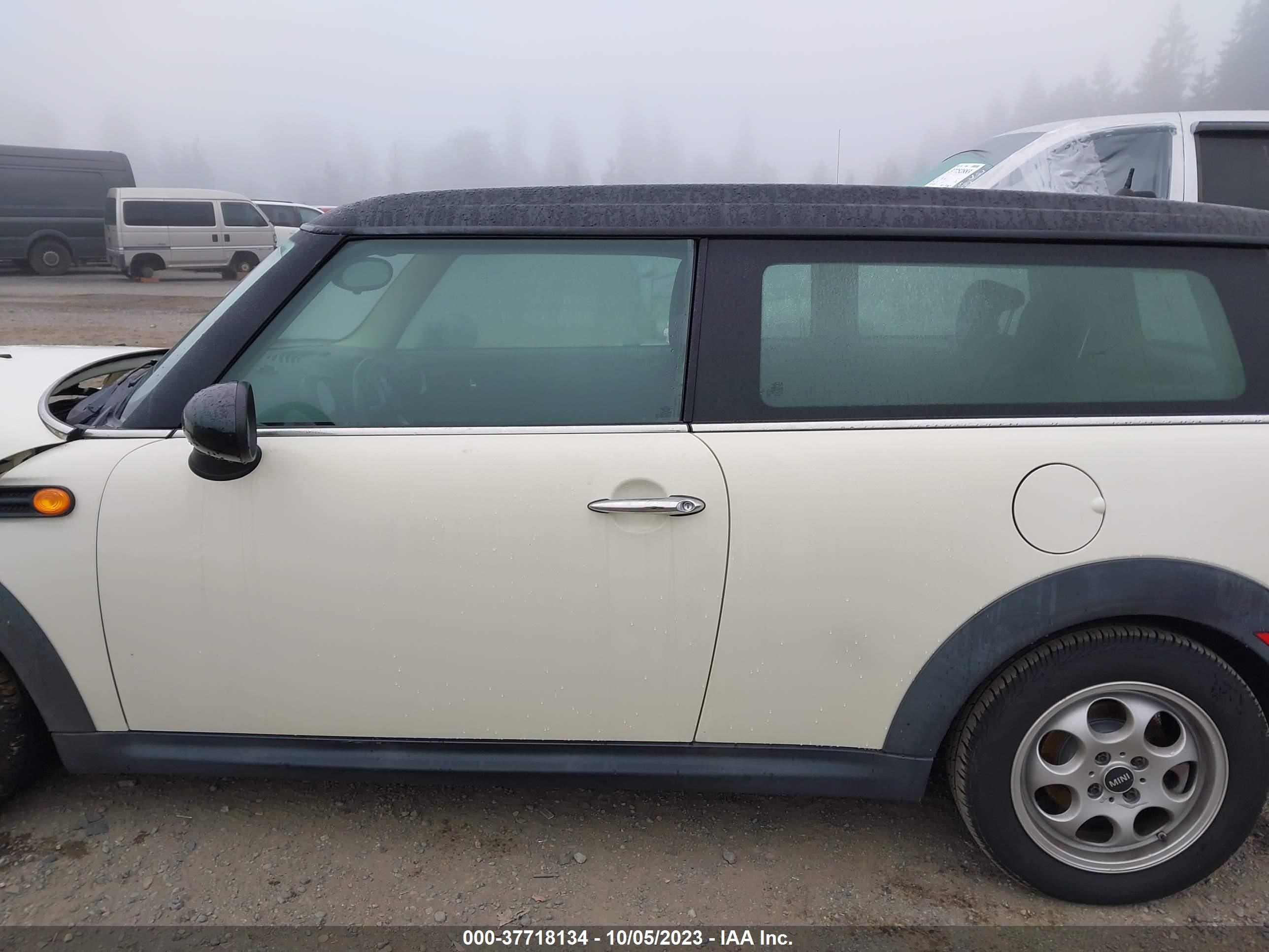 Photo 13 VIN: WMWZF3C52ET493066 - MINI CLUBMAN 