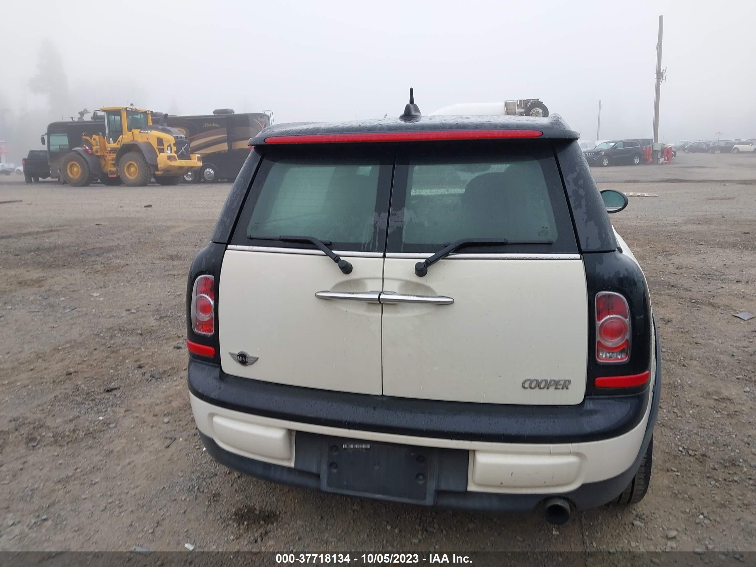 Photo 15 VIN: WMWZF3C52ET493066 - MINI CLUBMAN 