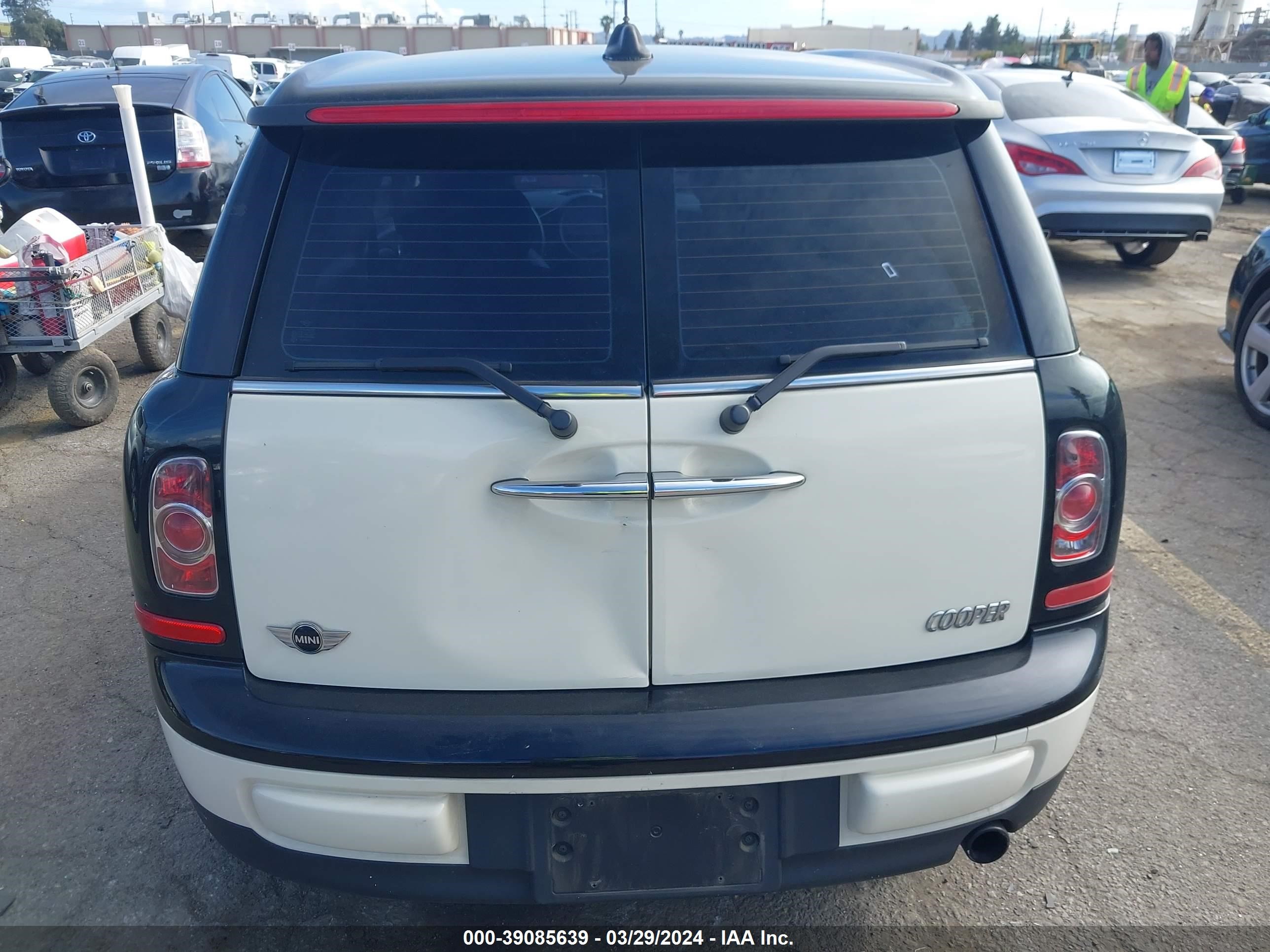 Photo 16 VIN: WMWZF3C54DT490961 - MINI CLUBMAN 