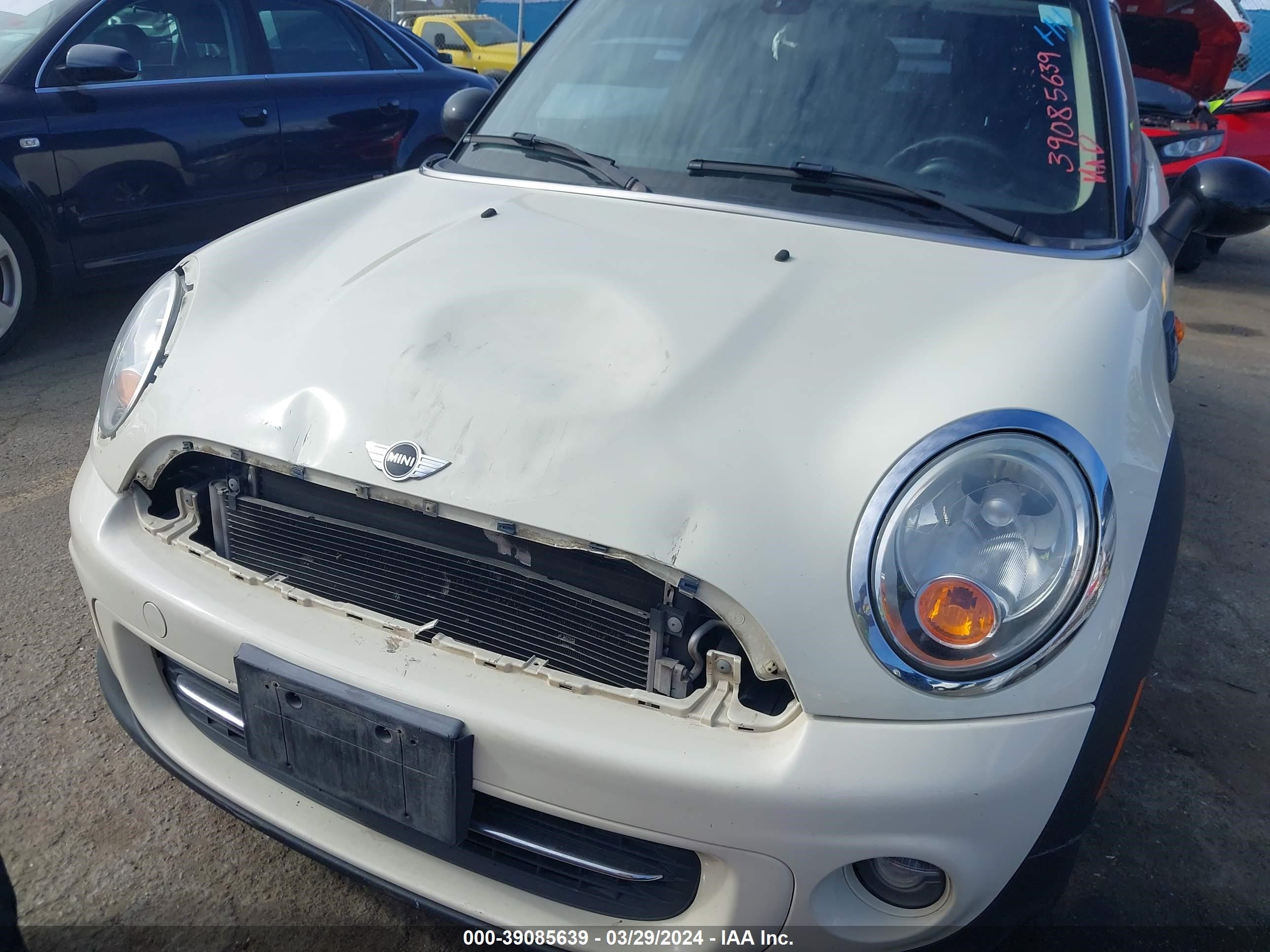 Photo 5 VIN: WMWZF3C54DT490961 - MINI CLUBMAN 