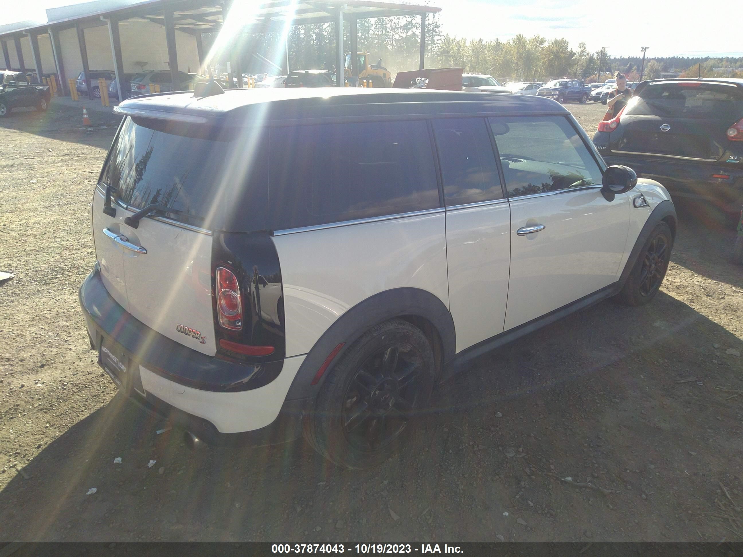 Photo 3 VIN: WMWZG3C50BTY35199 - MINI CLUBMAN 