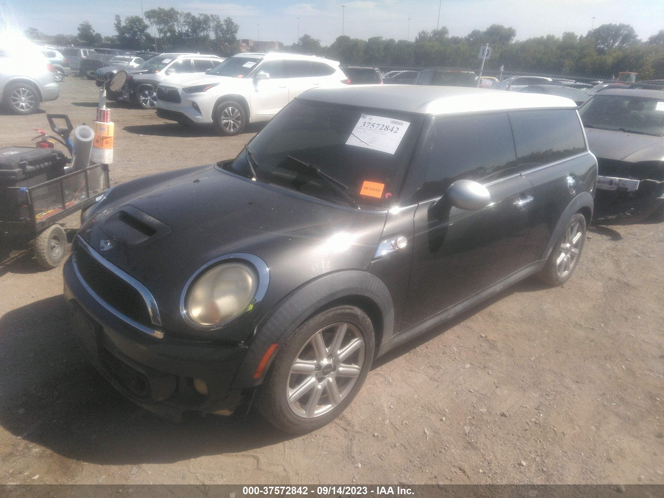 Photo 1 VIN: WMWZG3C52BTY36211 - MINI COOPER CLUBMAN 