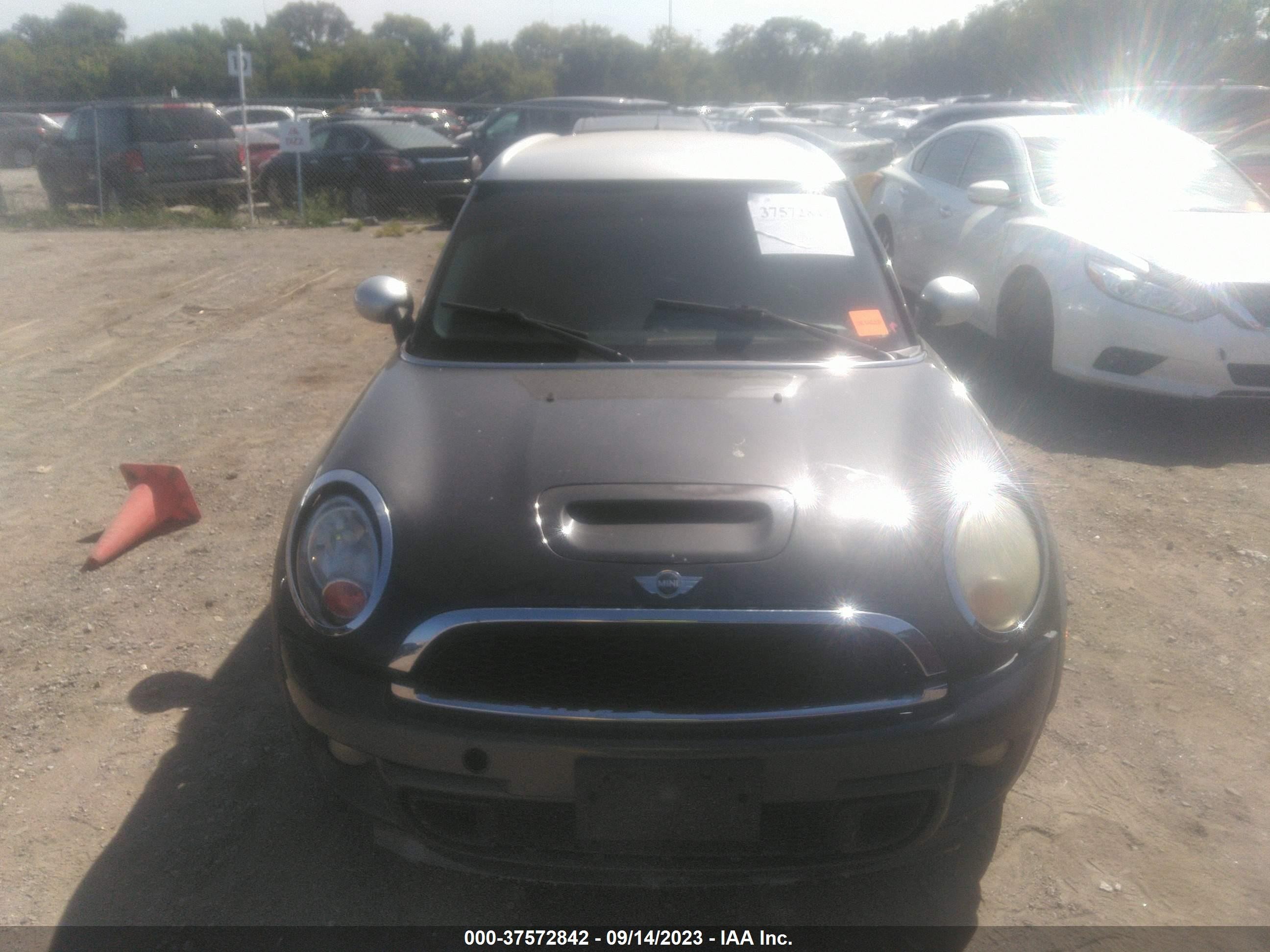 Photo 11 VIN: WMWZG3C52BTY36211 - MINI COOPER CLUBMAN 