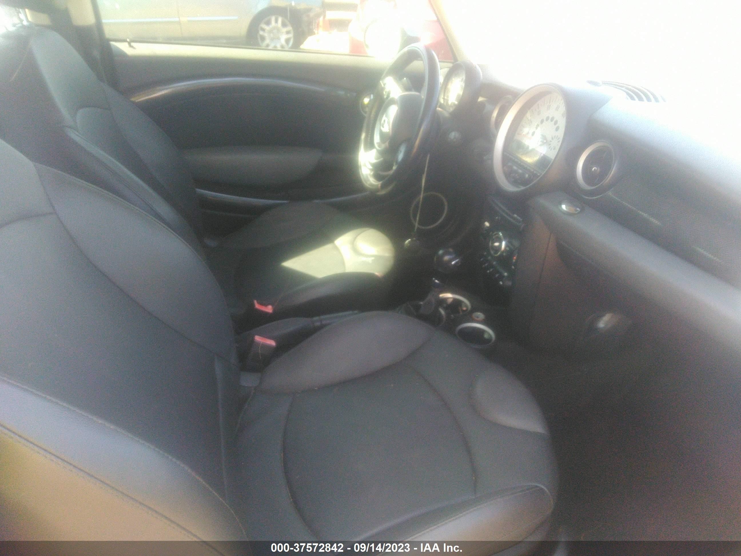Photo 4 VIN: WMWZG3C52BTY36211 - MINI COOPER CLUBMAN 