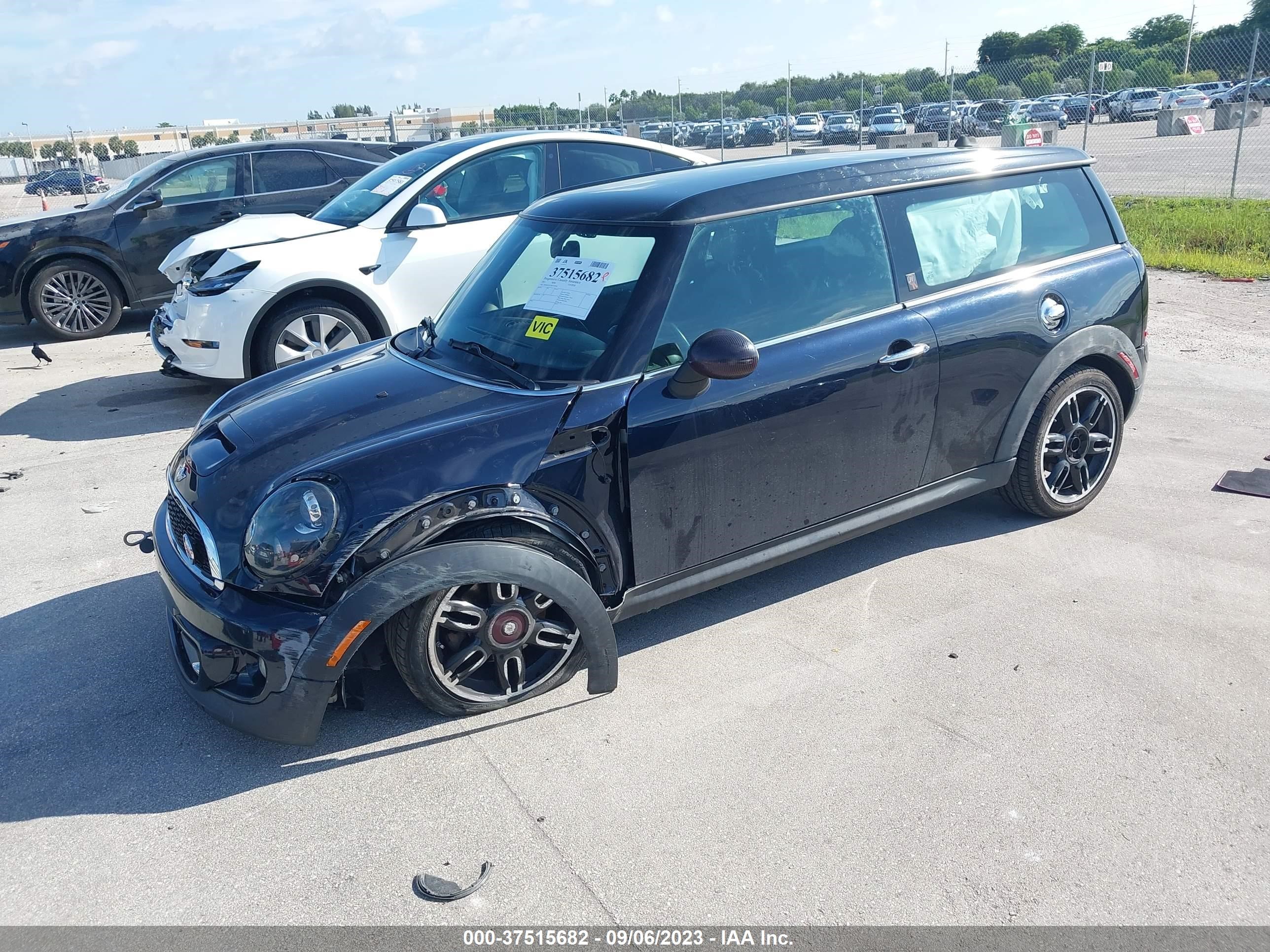 Photo 1 VIN: WMWZG3C52BTY37102 - MINI CLUBMAN 