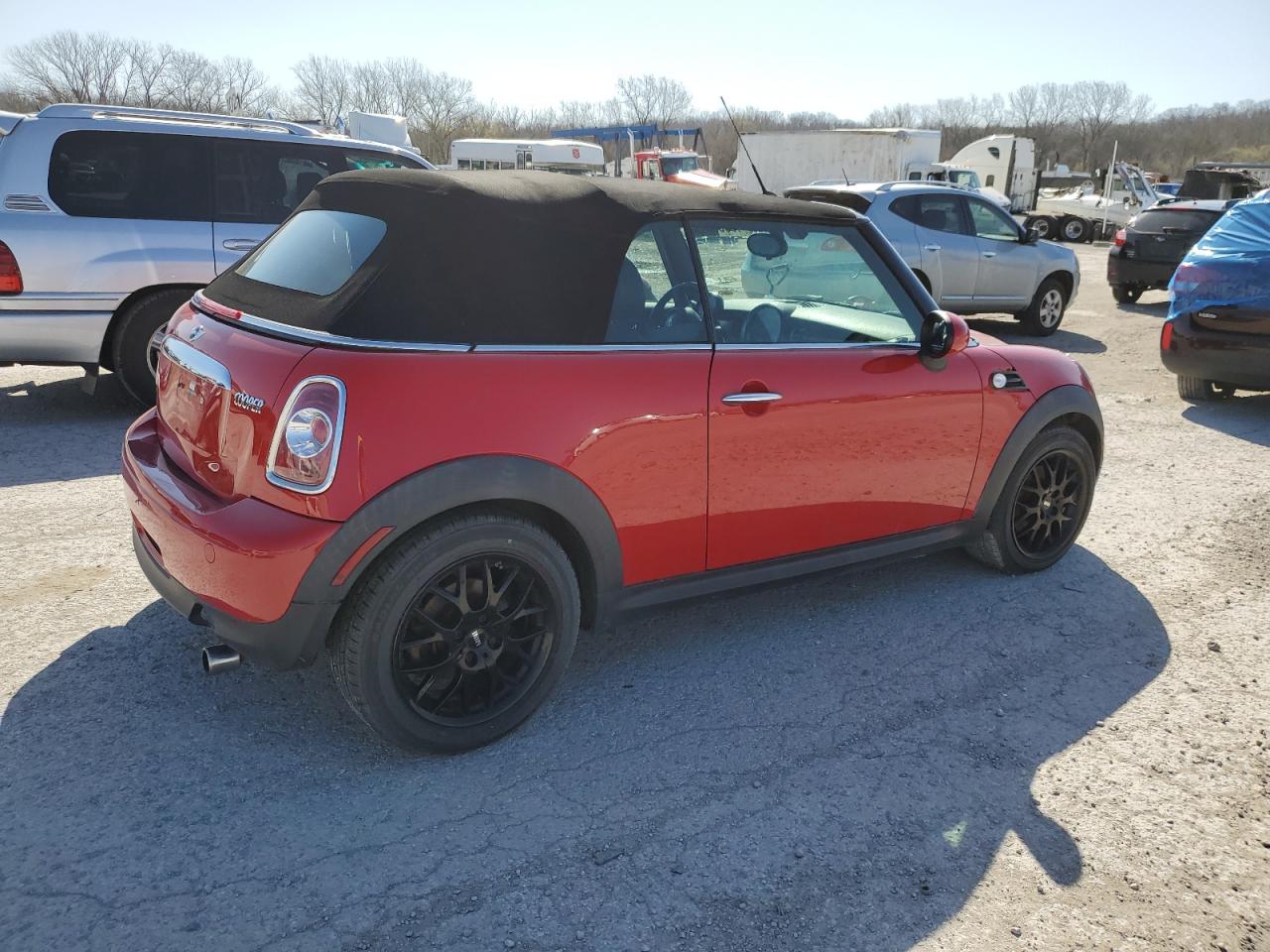 Photo 2 VIN: WMWZN3C50FT861720 - MINI COOPER 