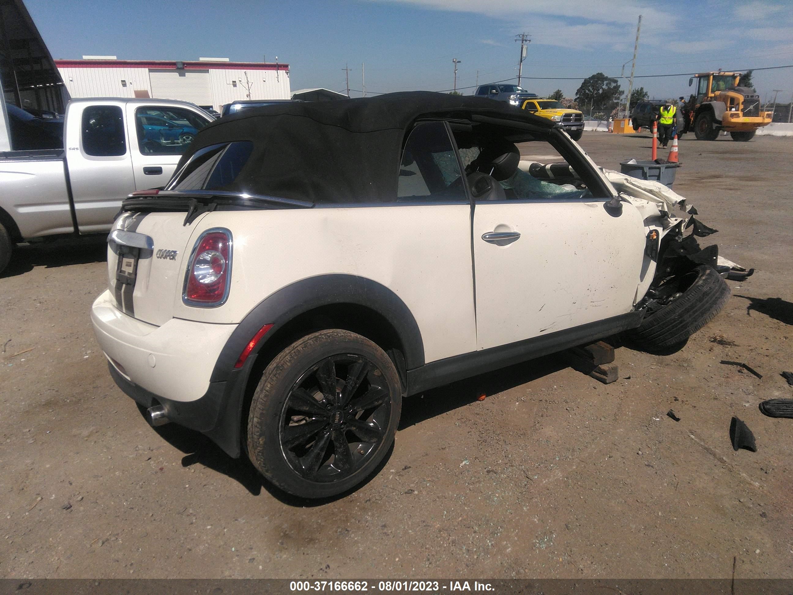 Photo 3 VIN: WMWZN3C54ET861024 - MINI COOPER 