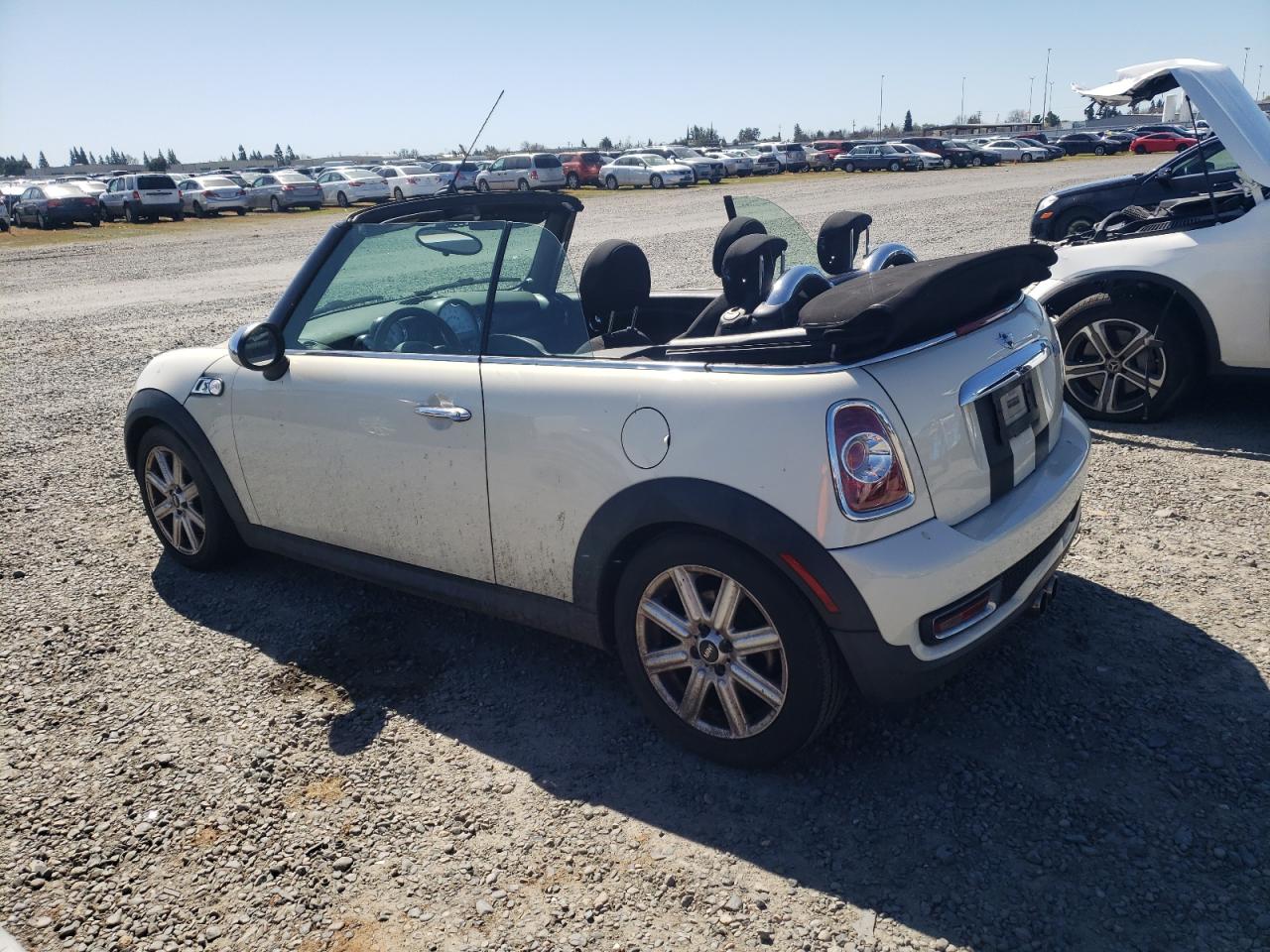 Photo 1 VIN: WMWZP3C51BTX84196 - MINI COOPER 