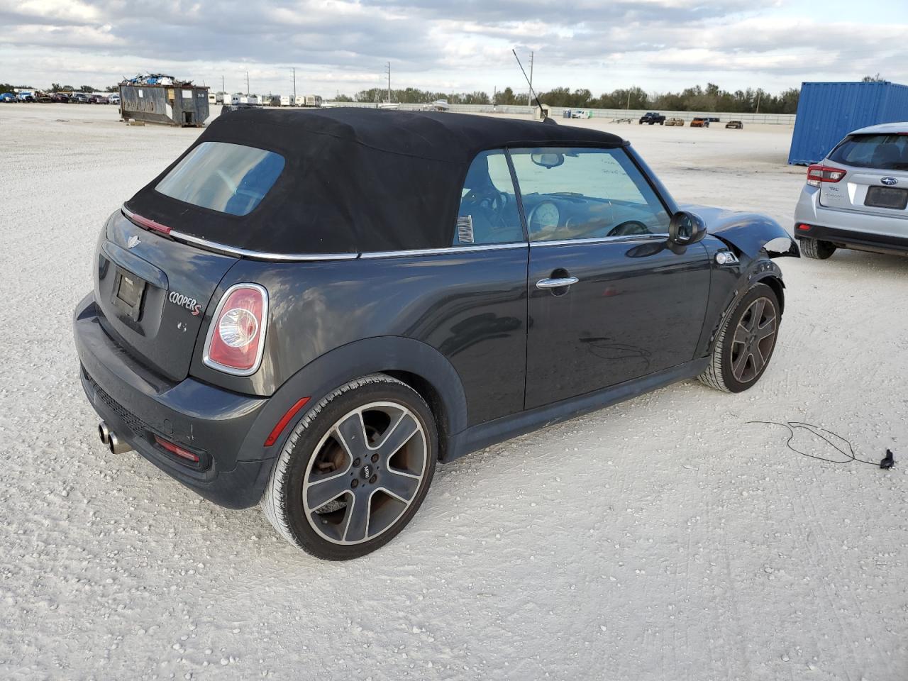 Photo 2 VIN: WMWZP3C52DT297589 - MINI COOPER 