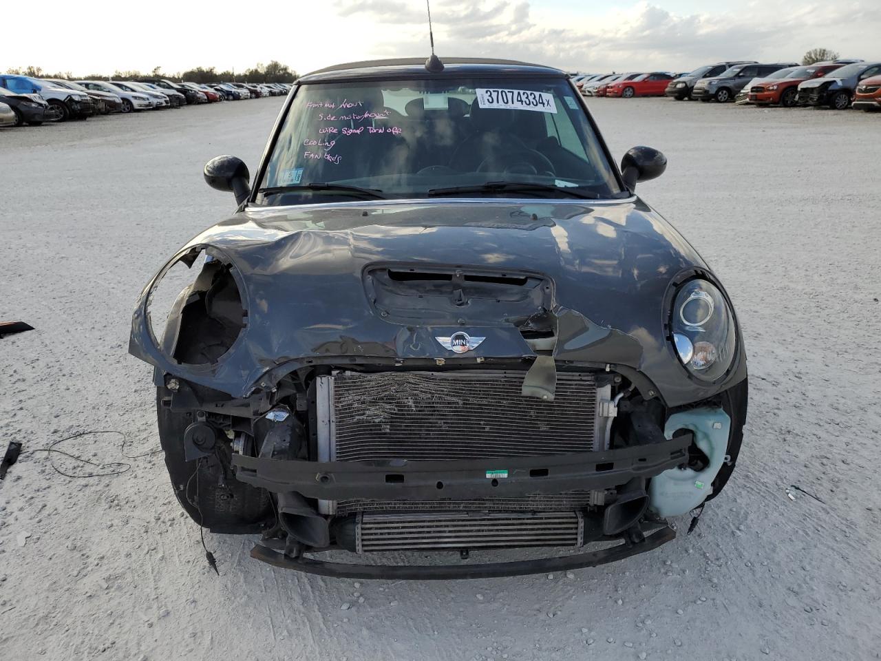 Photo 4 VIN: WMWZP3C52DT297589 - MINI COOPER 